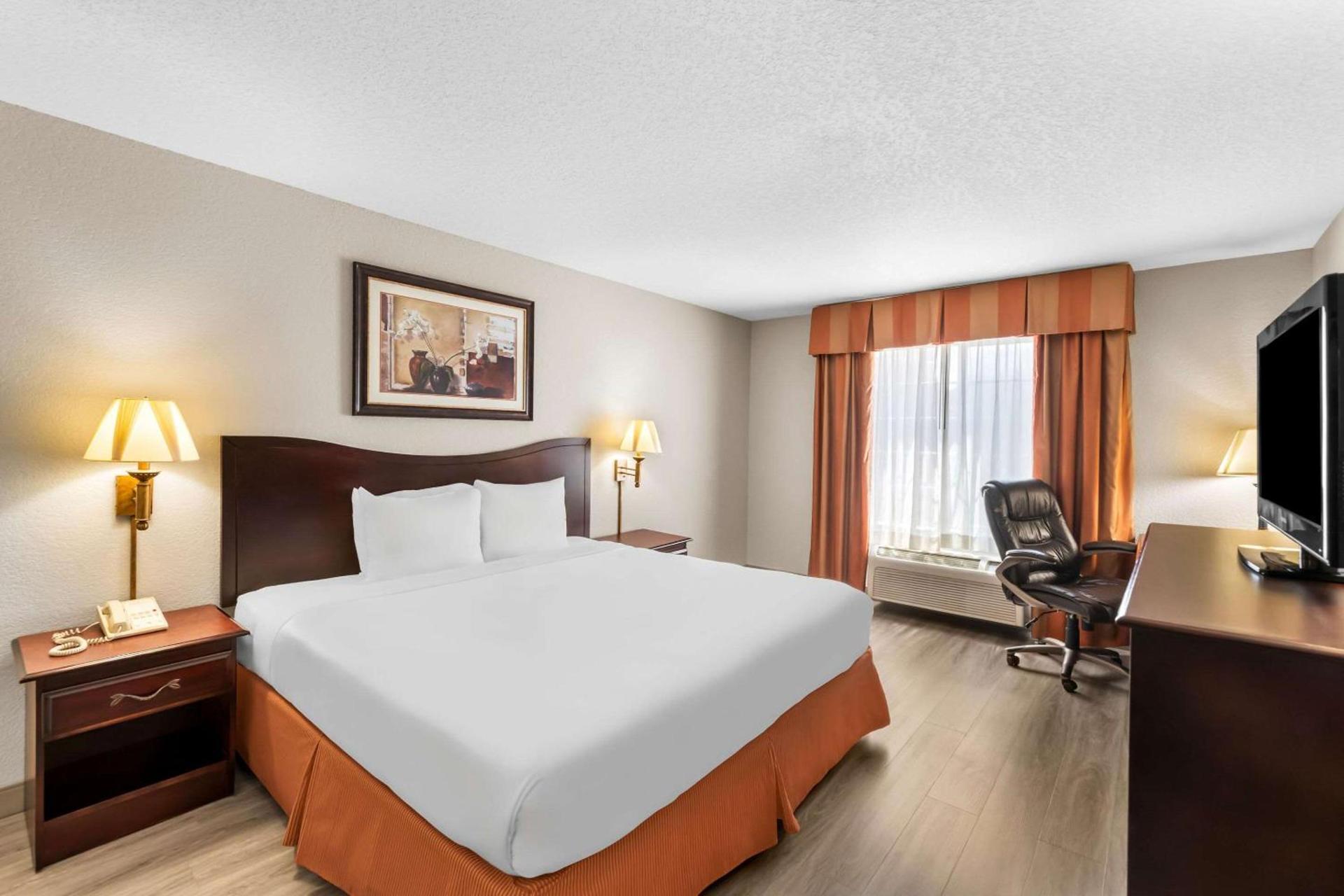 Country Inn & Suites by Radisson, Hot Springs, AR photo 9