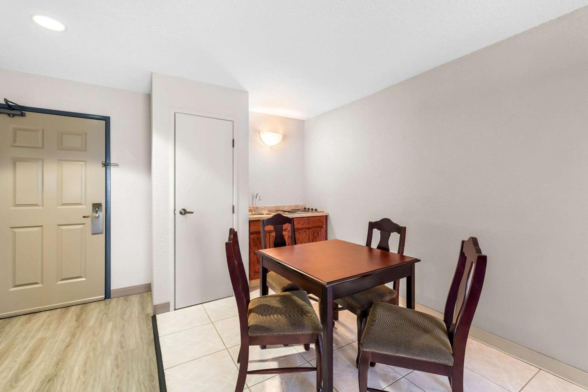 Country Inn & Suites by Radisson, Hot Springs, AR photo 14