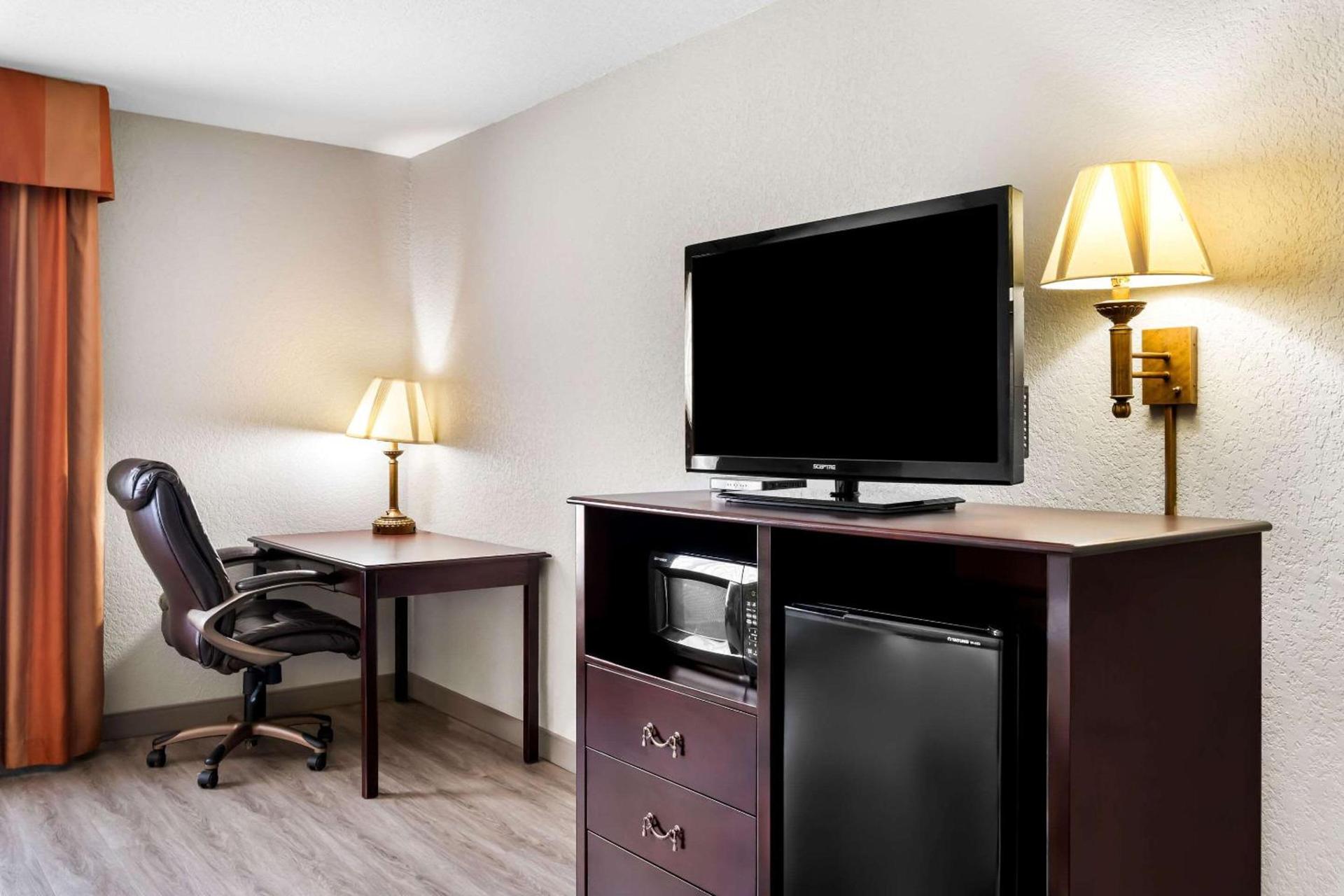 Country Inn & Suites by Radisson, Hot Springs, AR photo 19