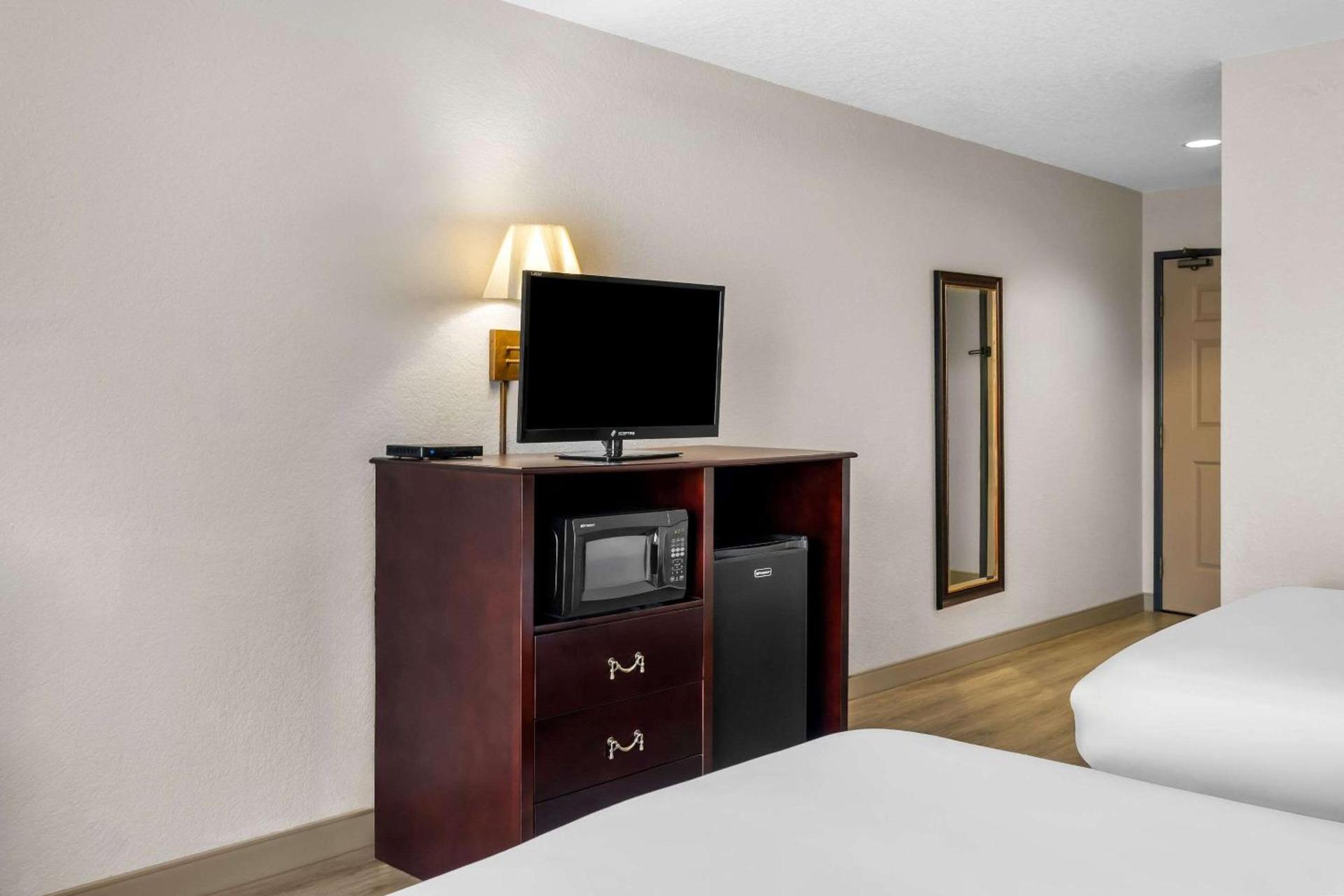 Country Inn & Suites by Radisson, Hot Springs, AR photo 22
