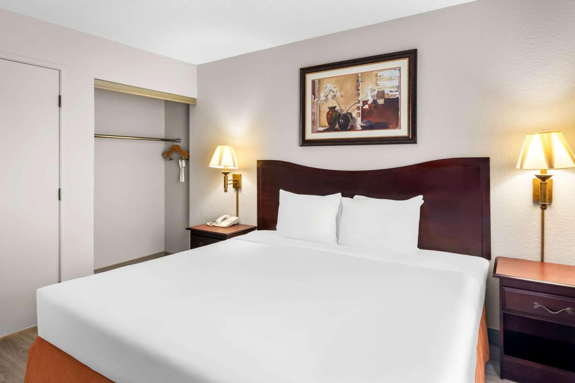 Country Inn & Suites by Radisson, Hot Springs, AR photo 24