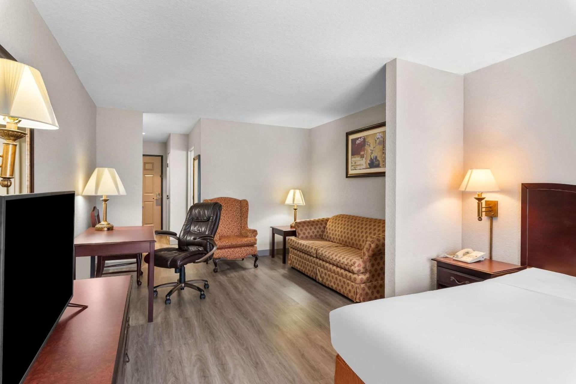 Country Inn & Suites by Radisson, Hot Springs, AR photo 34