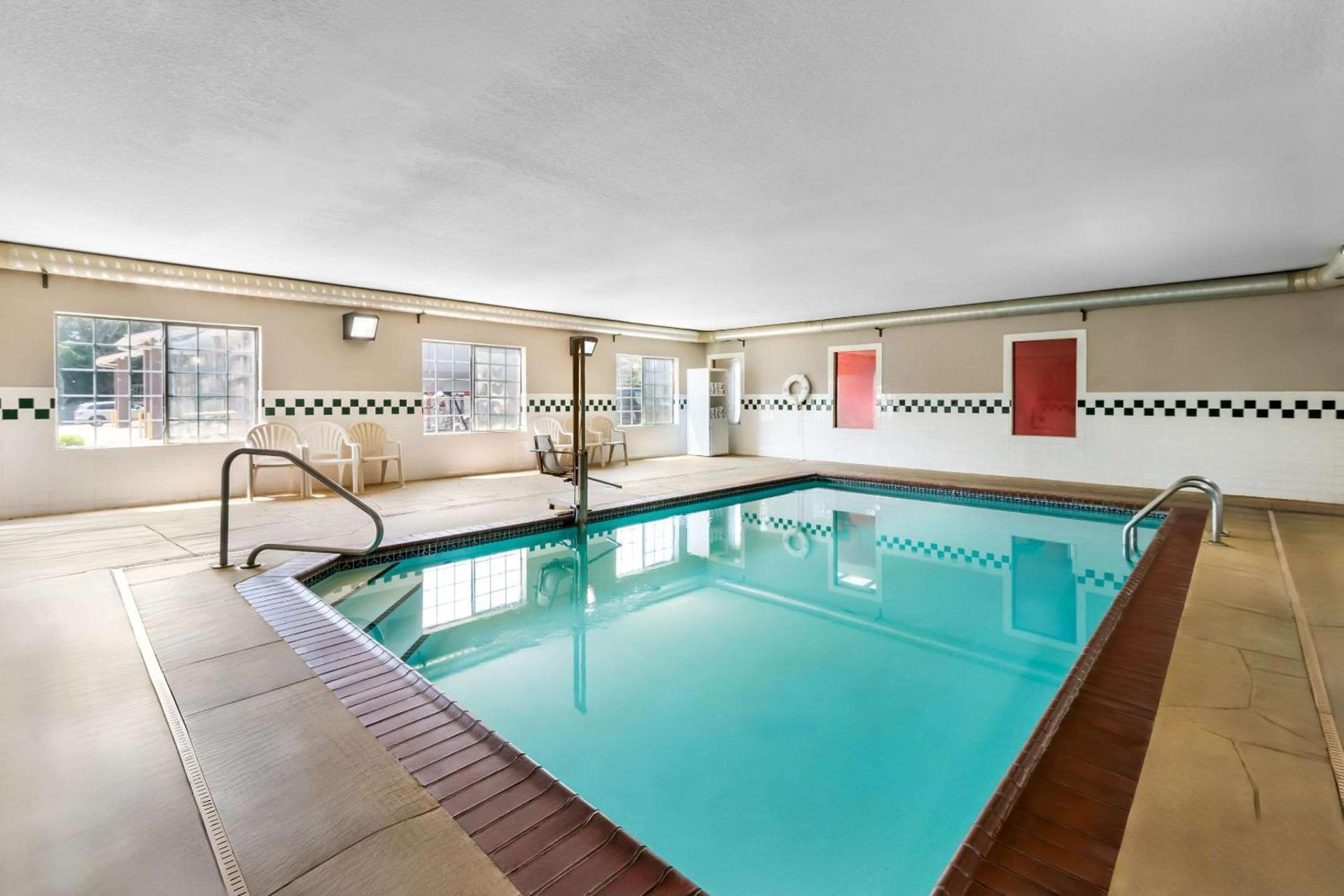 Country Inn & Suites by Radisson, Hot Springs, AR photo 37