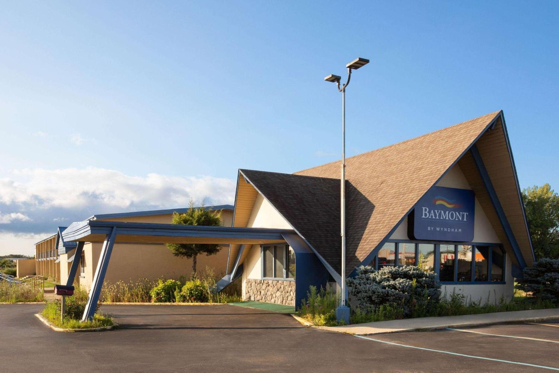Baymont by Wyndham Bay City photo 2