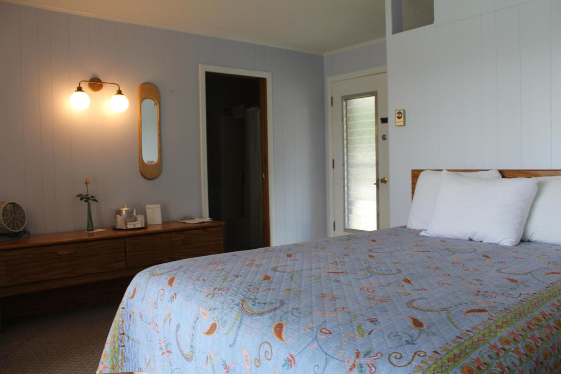 Sandy Point Motel photo 53