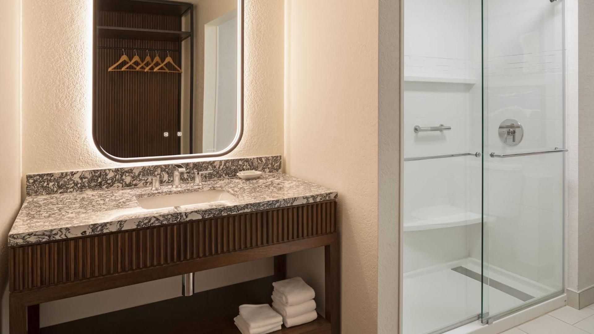 Burton House, Beverly Hills, A Tribute Portfolio Hotel photo 11