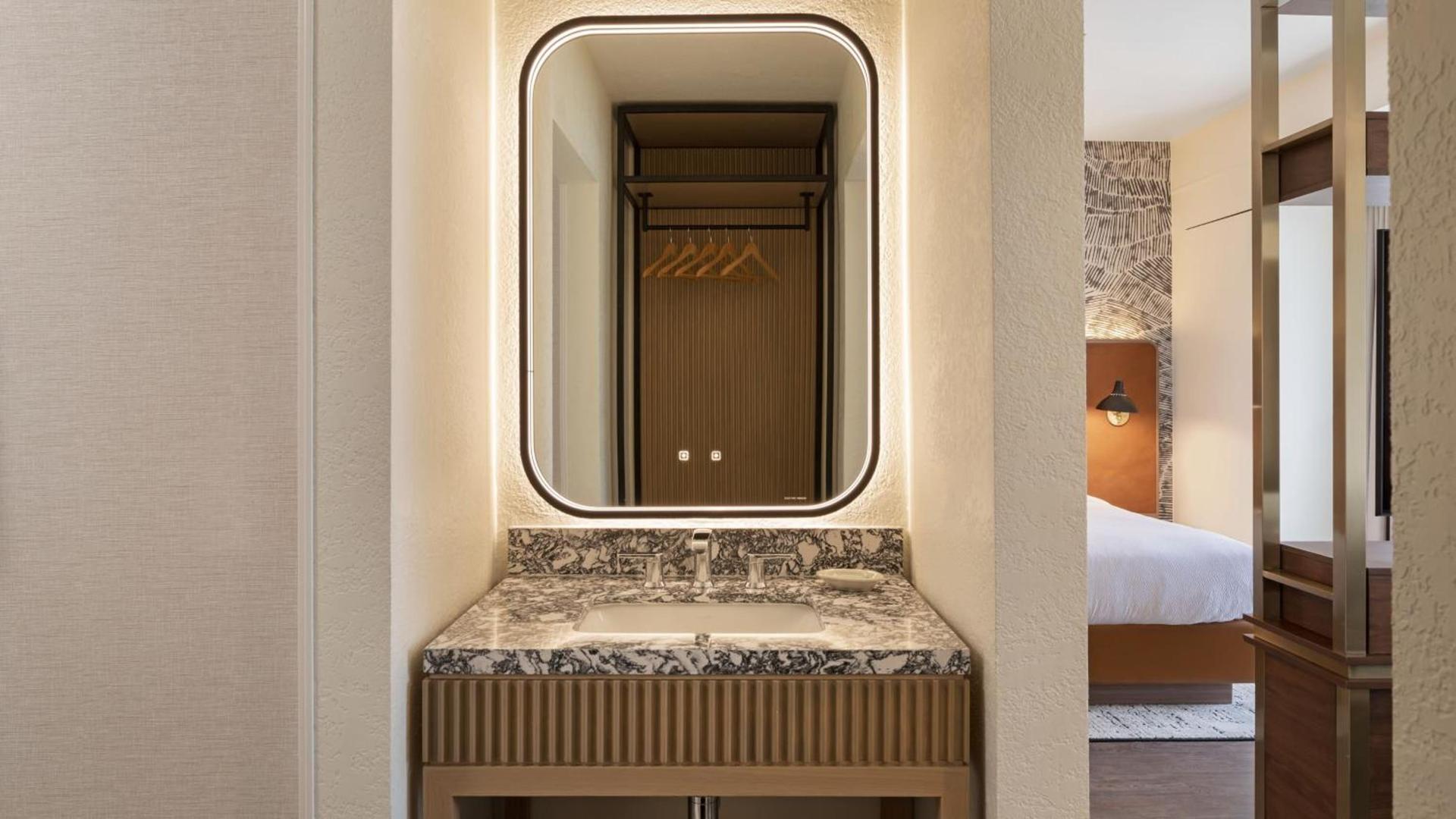 Burton House, Beverly Hills, A Tribute Portfolio Hotel photo 48