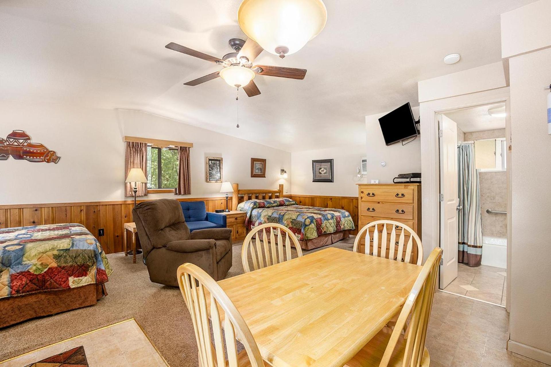 Town-N-Country Cottages photo 25