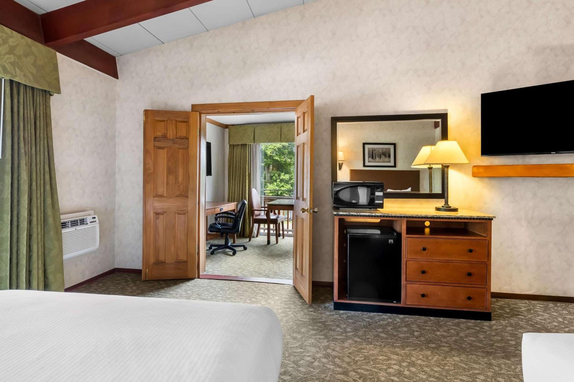 Best Western Adirondack Inn photo 23