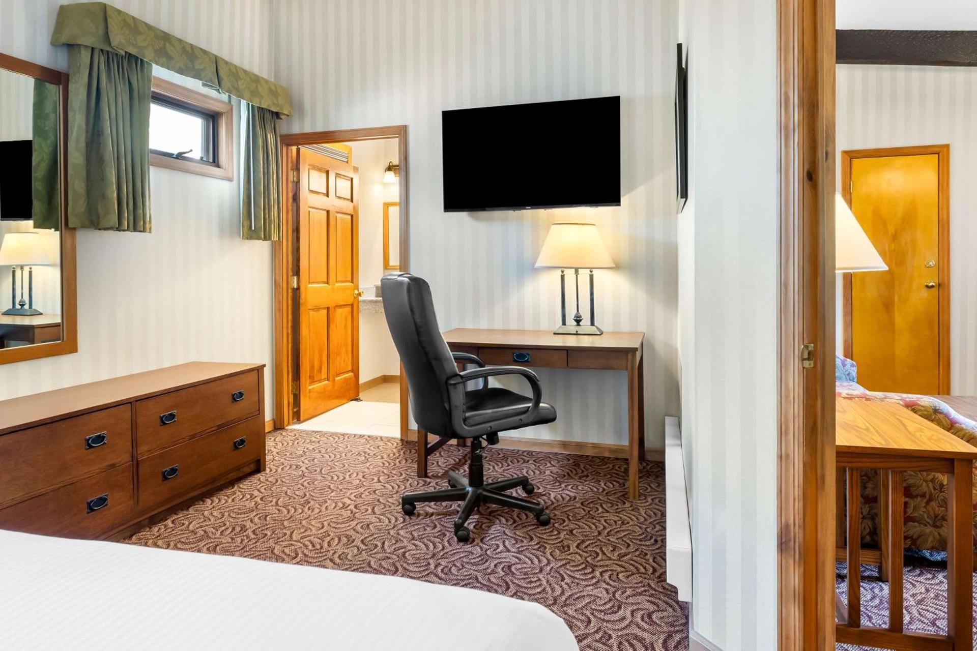 Best Western Adirondack Inn photo 32