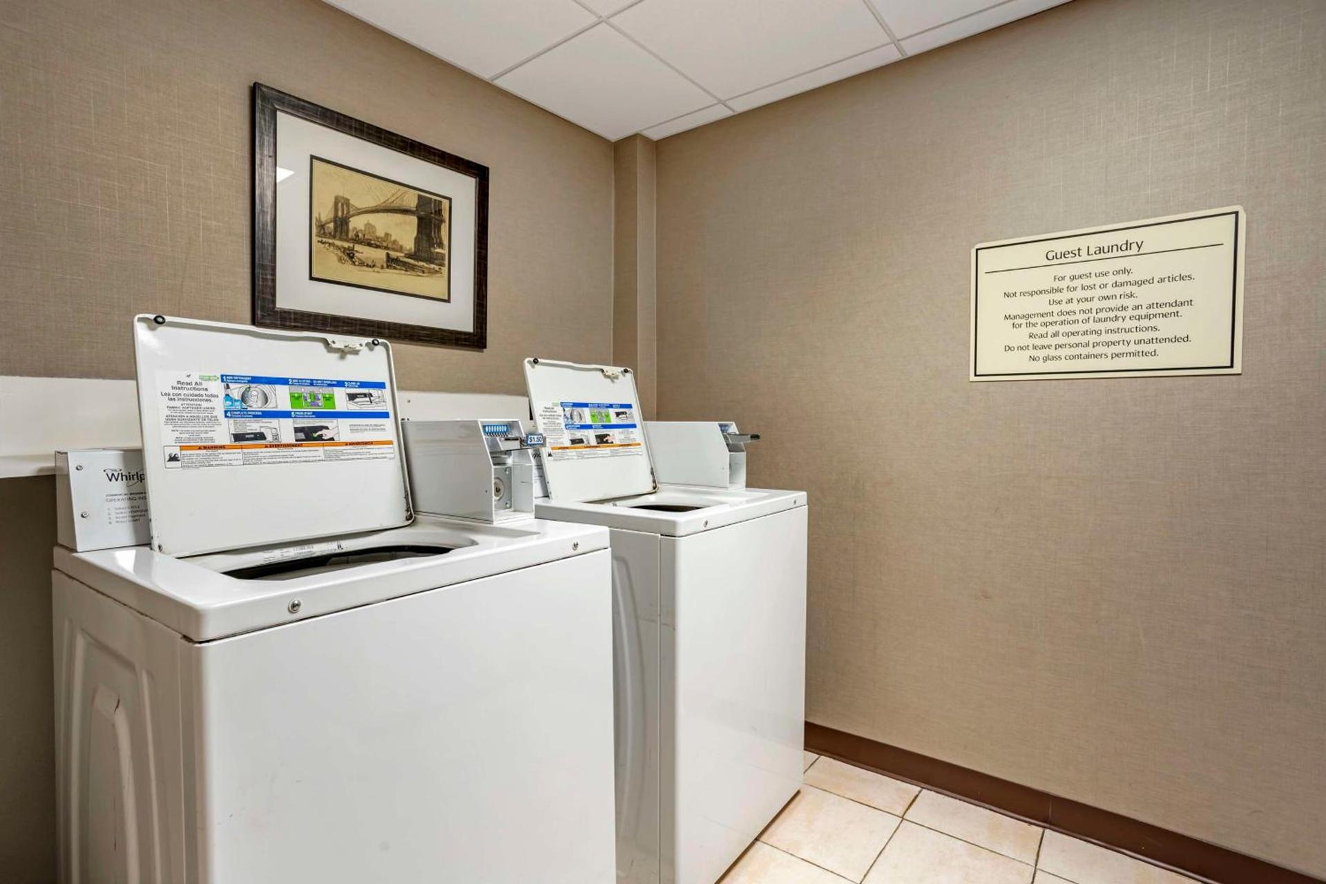 Best Western Plus Kingston Hotel and Conference Center photo 12