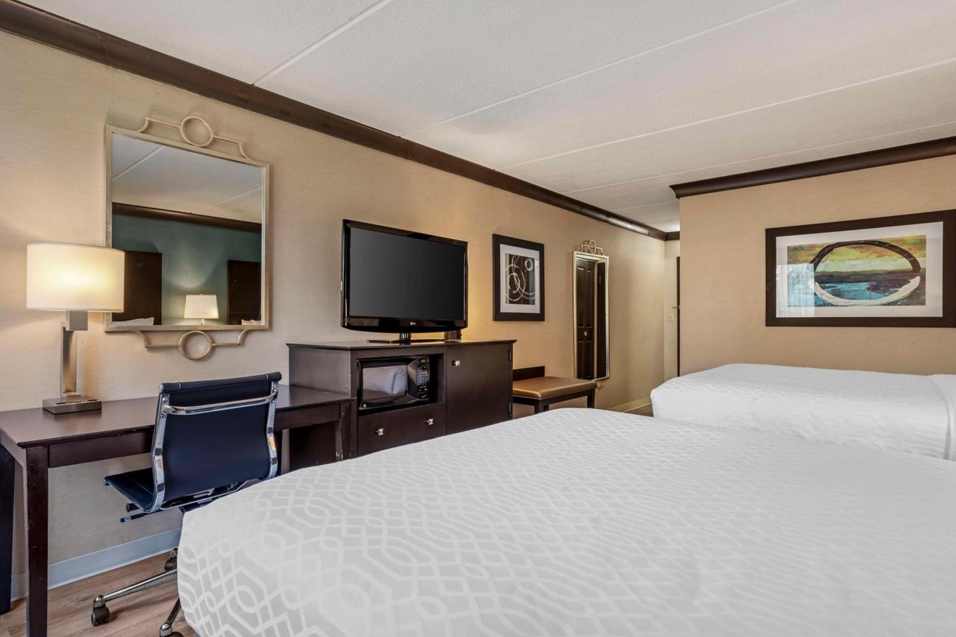 Best Western Plus Kingston Hotel and Conference Center photo 16