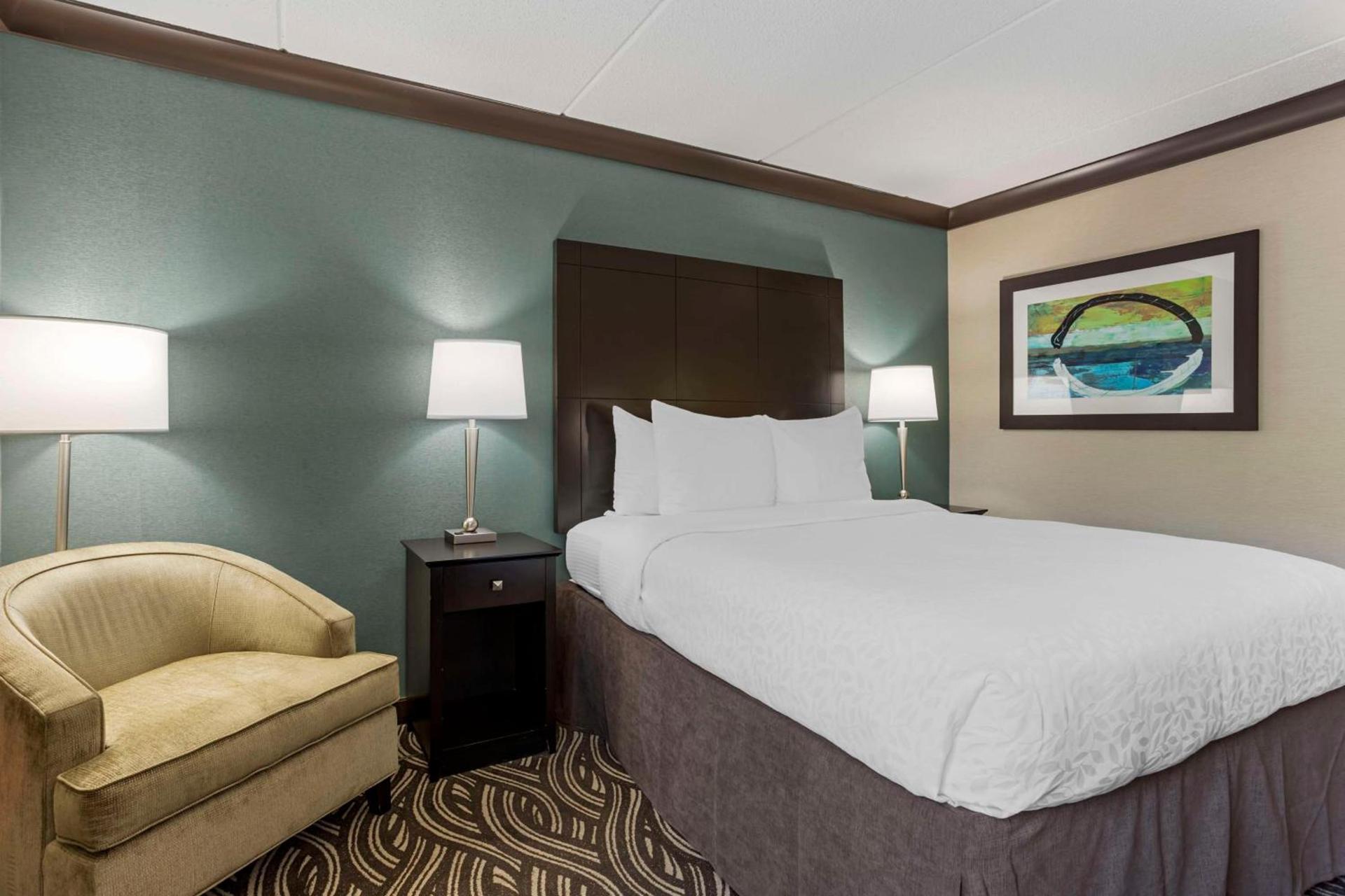 Best Western Plus Kingston Hotel and Conference Center photo 14