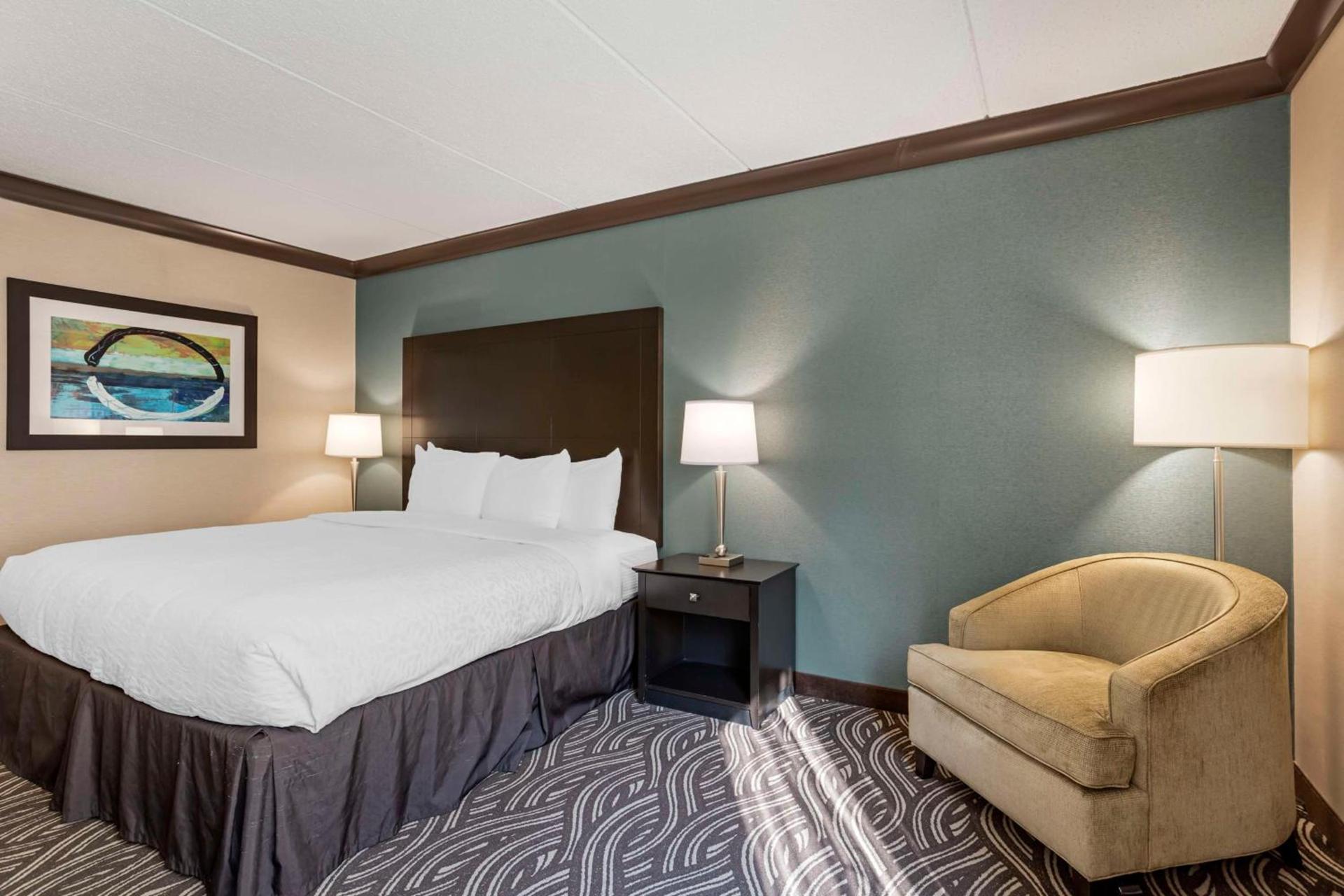 Best Western Plus Kingston Hotel and Conference Center photo 21