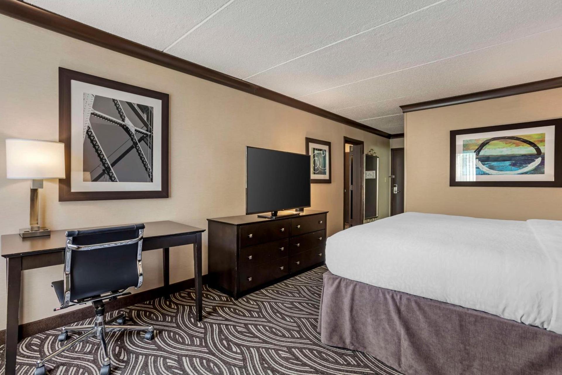 Best Western Plus Kingston Hotel and Conference Center photo 23