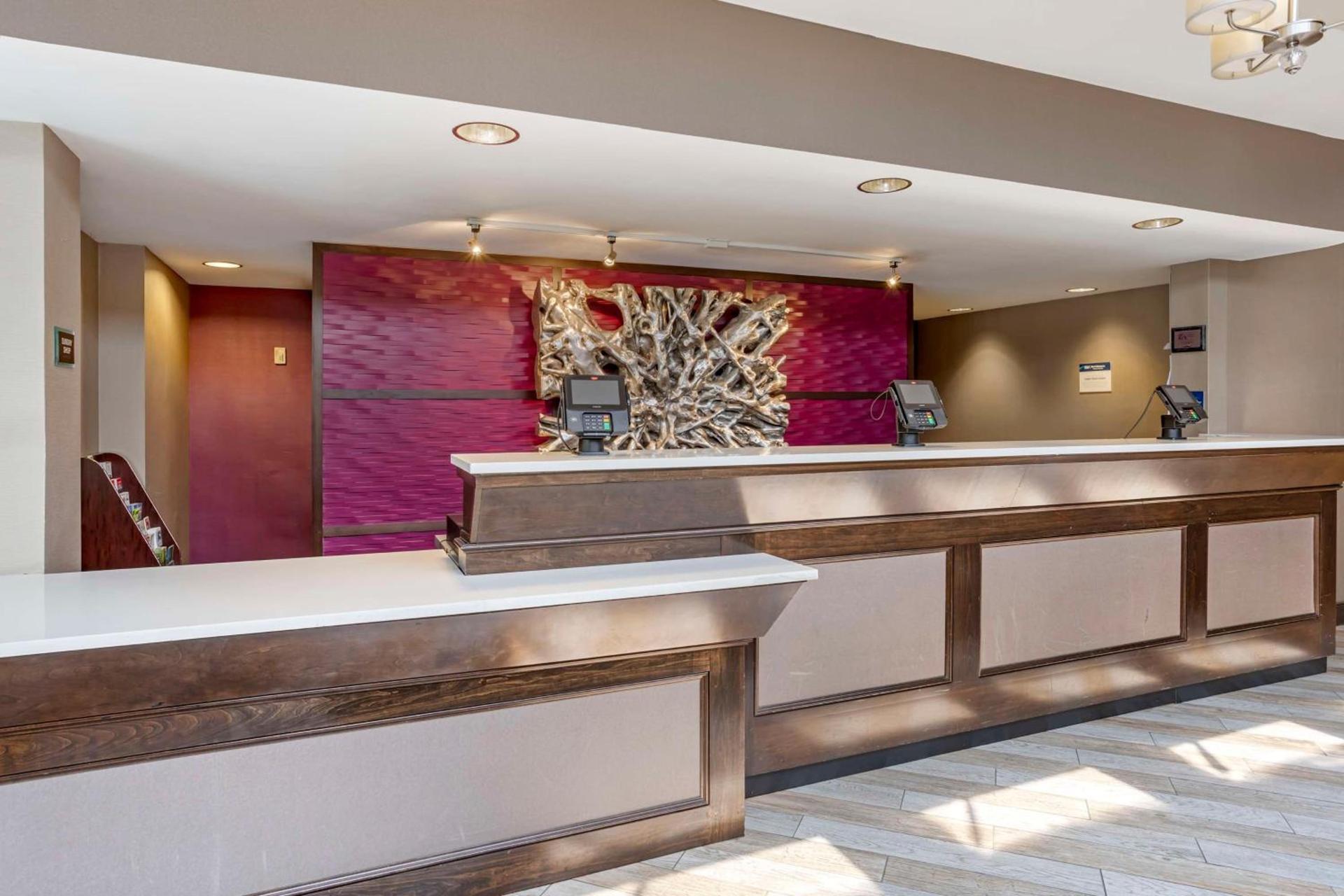 Best Western Plus Kingston Hotel and Conference Center photo 42
