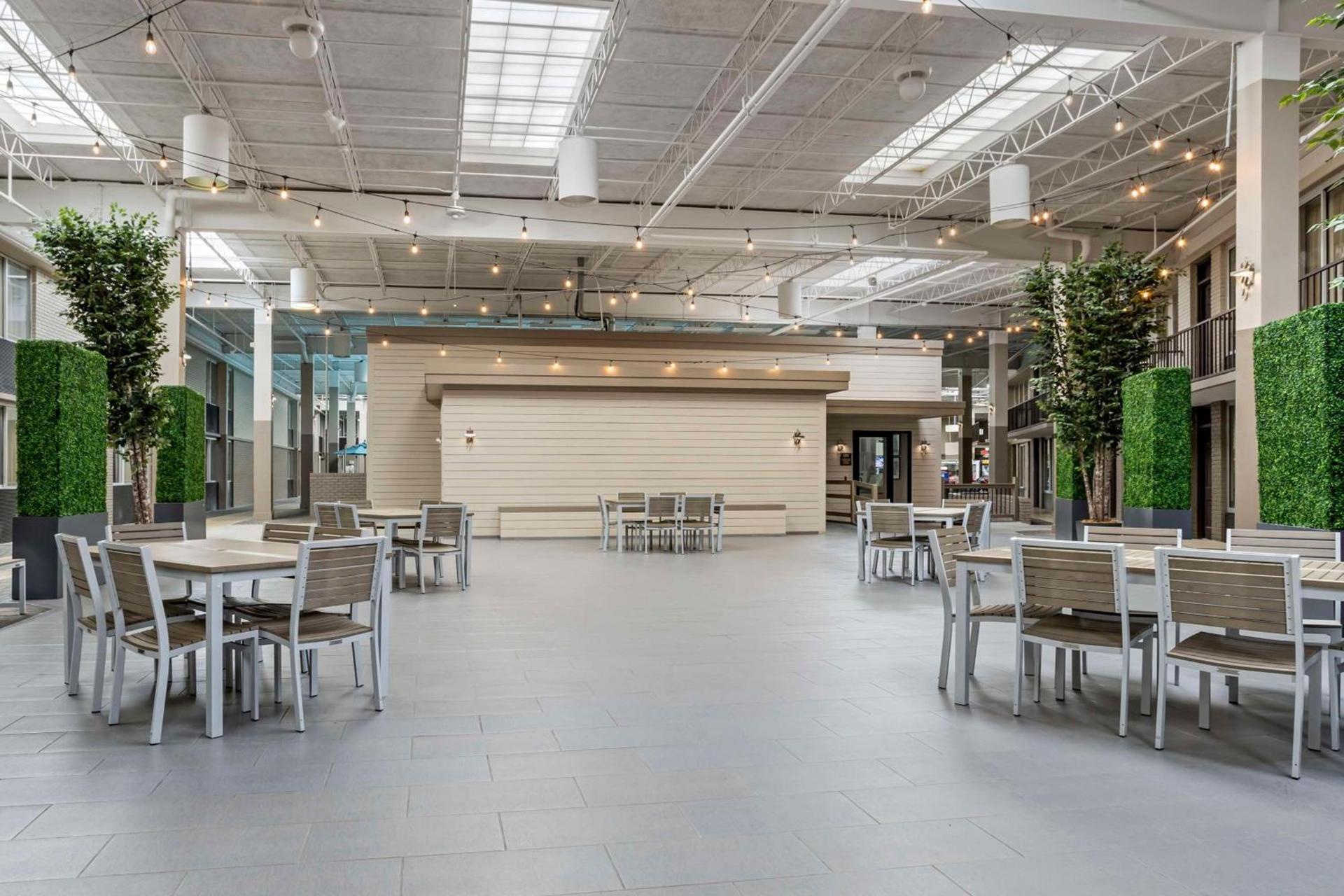 Best Western Plus Kingston Hotel and Conference Center photo 44