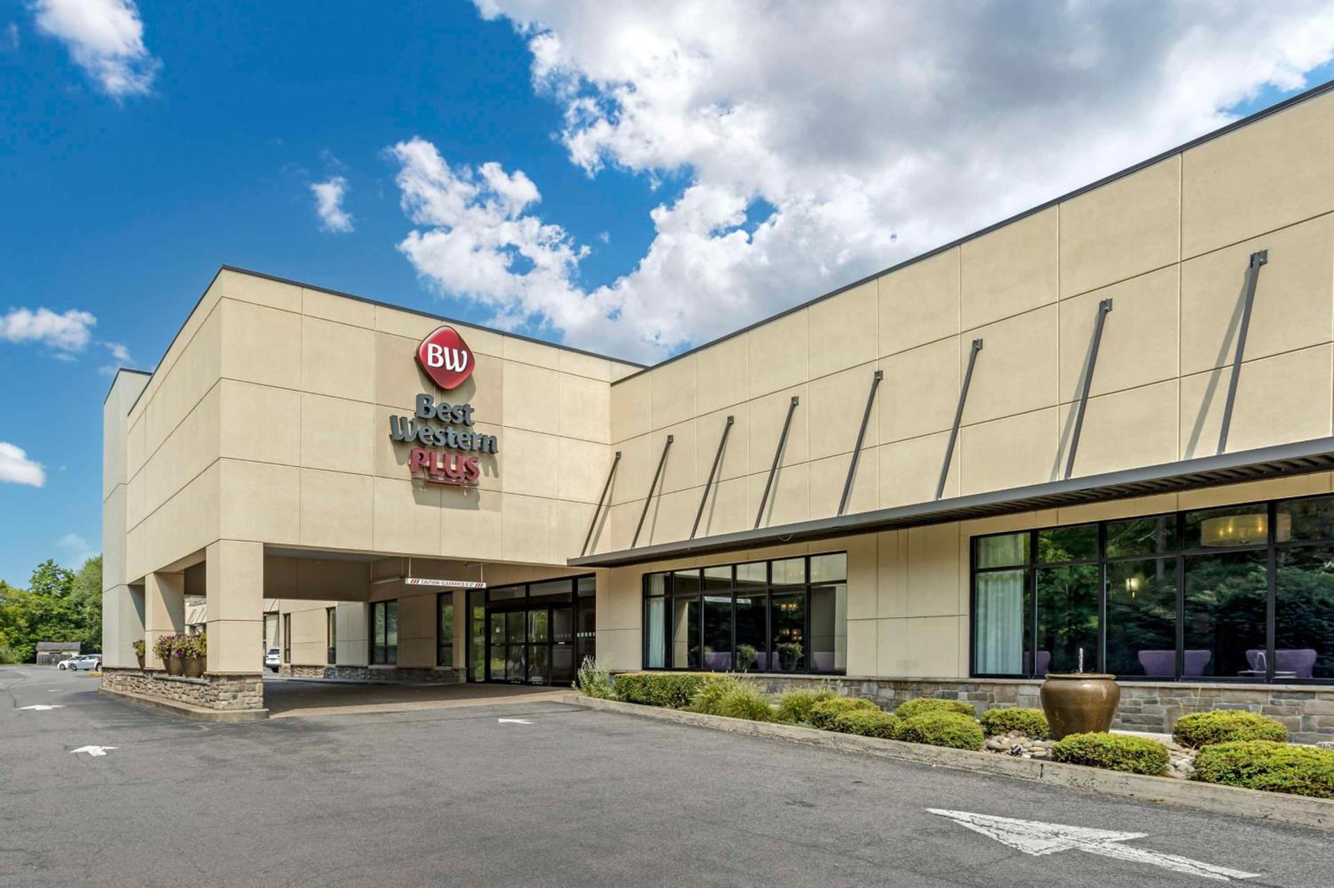 Best Western Plus Kingston Hotel and Conference Center photo 43