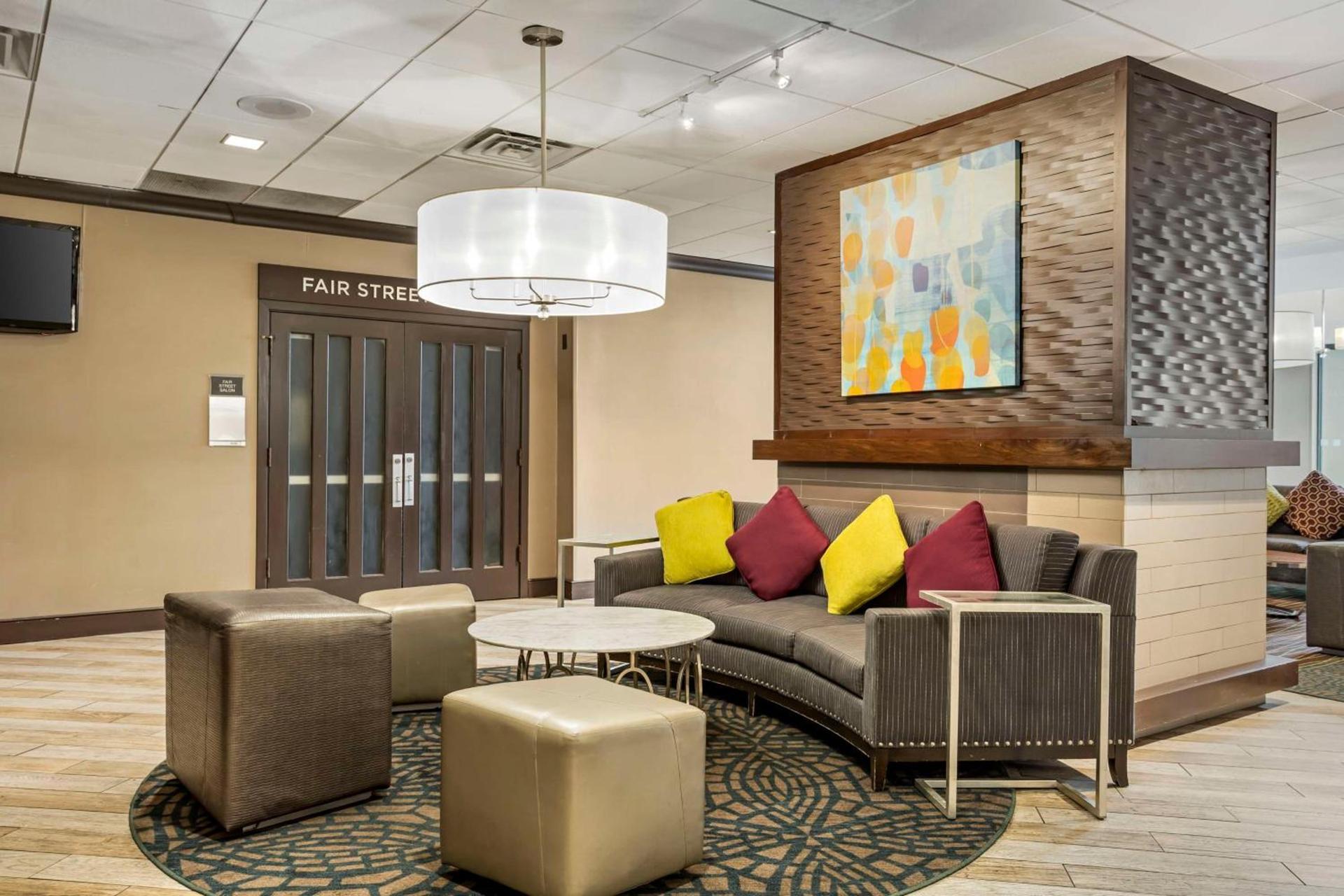 Best Western Plus Kingston Hotel and Conference Center photo 41