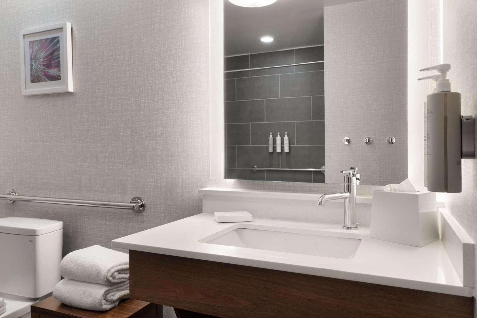 Hampton Inn Spring Lake Fayetteville photo 73