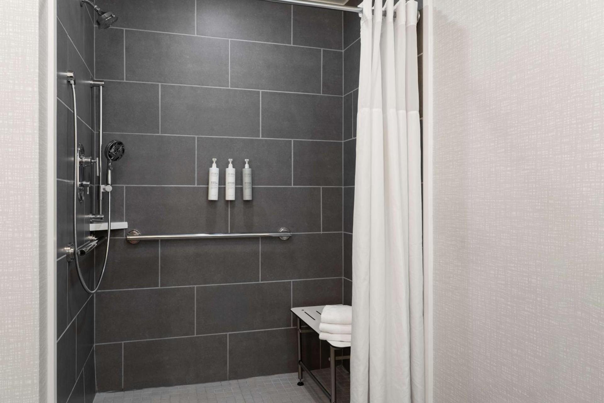 Hampton Inn Spring Lake Fayetteville photo 69