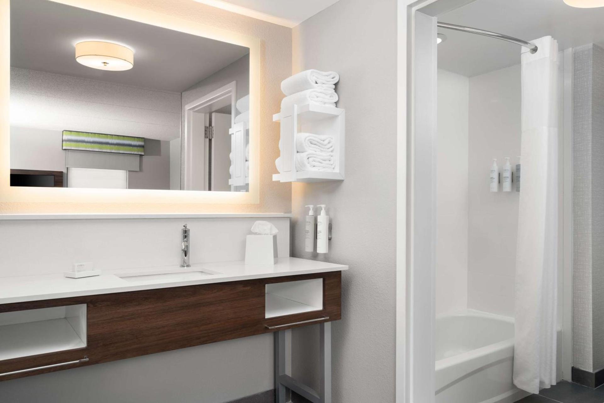 Hampton Inn Spring Lake Fayetteville photo 67