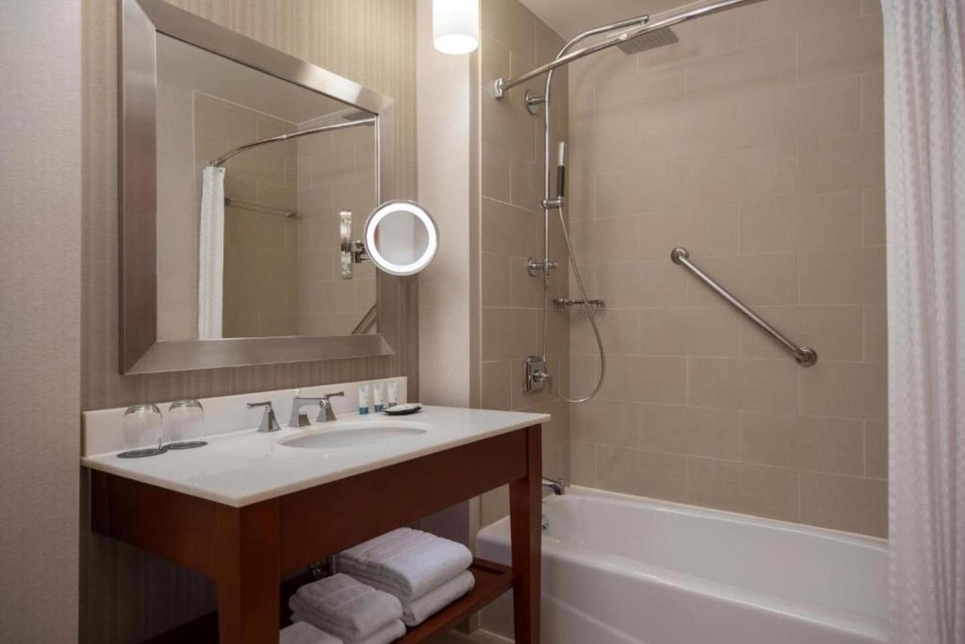 The Westin Chicago Lombard photo 4