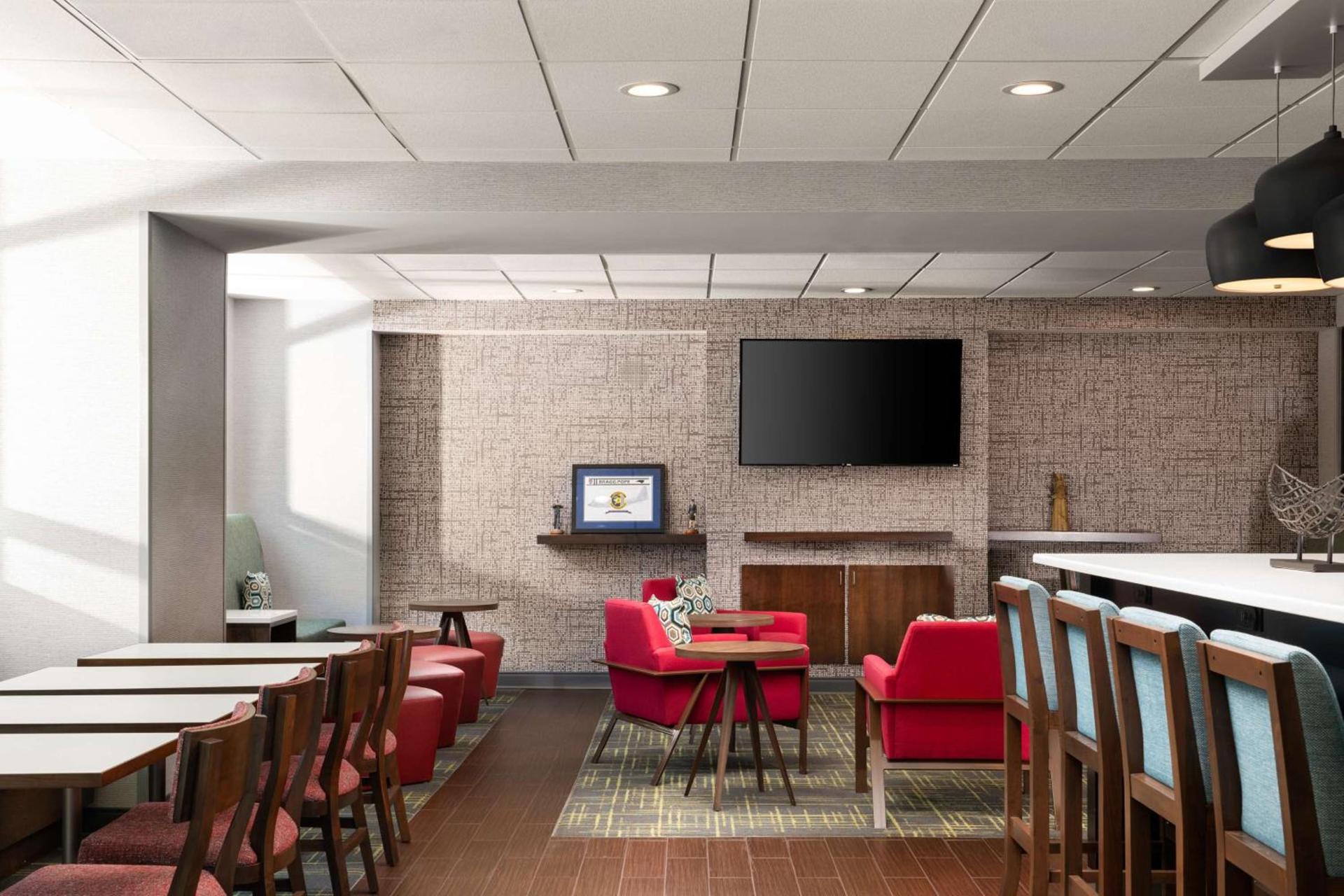 Hampton Inn Spring Lake Fayetteville photo 8
