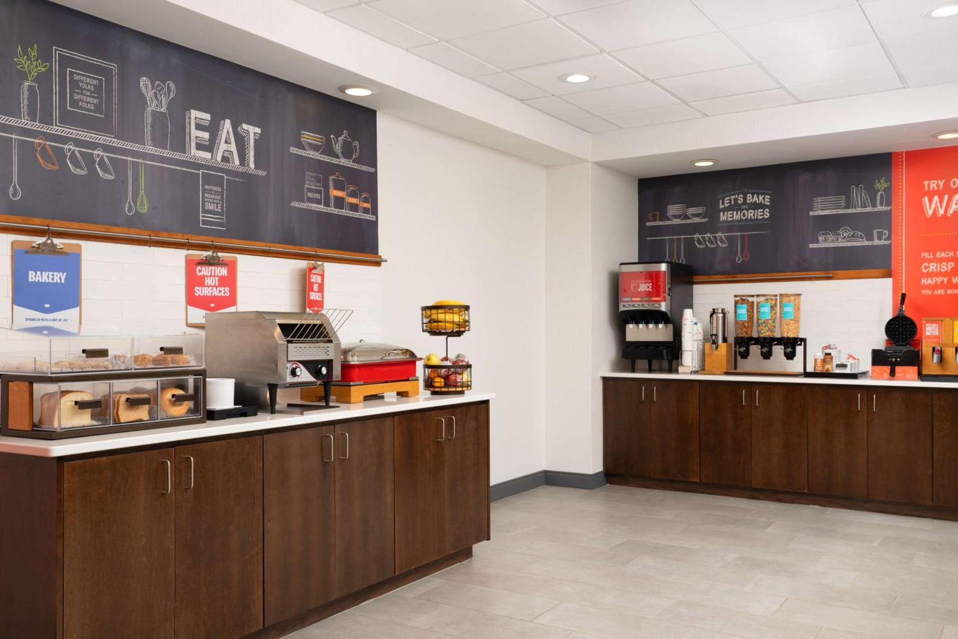 Hampton Inn Spring Lake Fayetteville photo 20