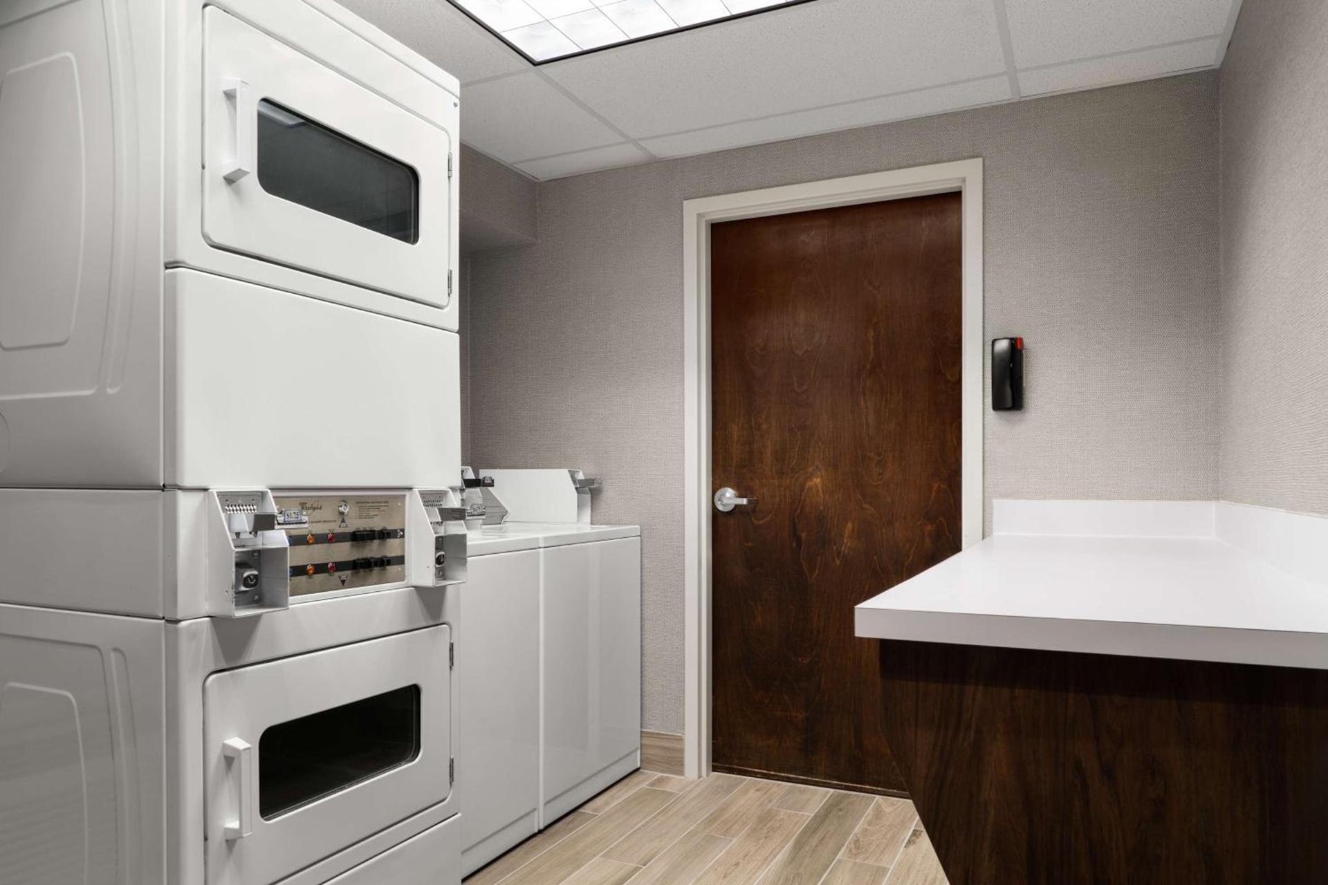 Hampton Inn Spring Lake Fayetteville photo 83