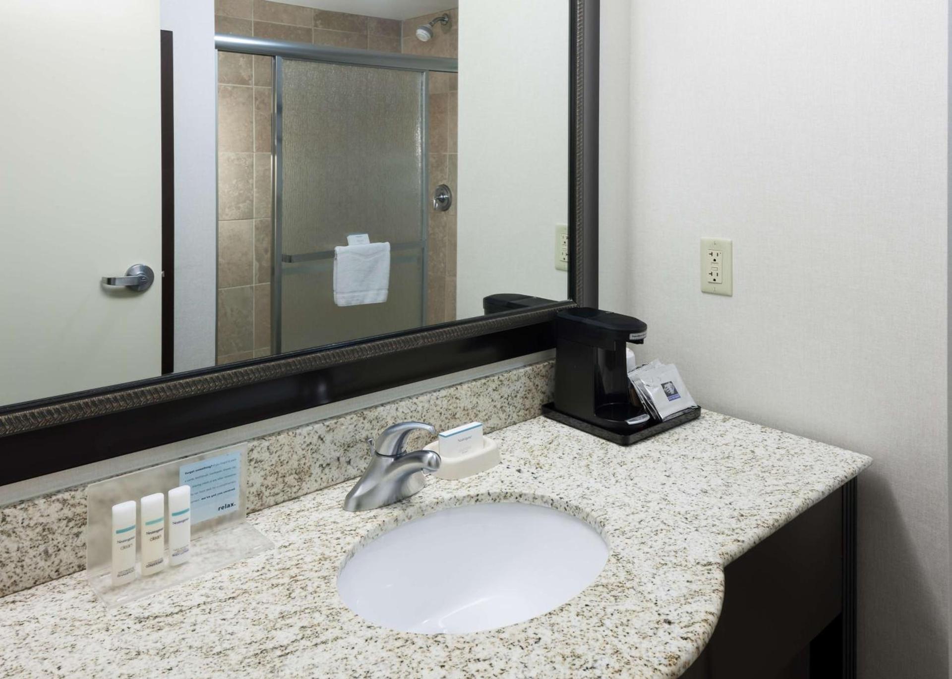 Hampton Inn & Suites Omaha-Downtown photo 30