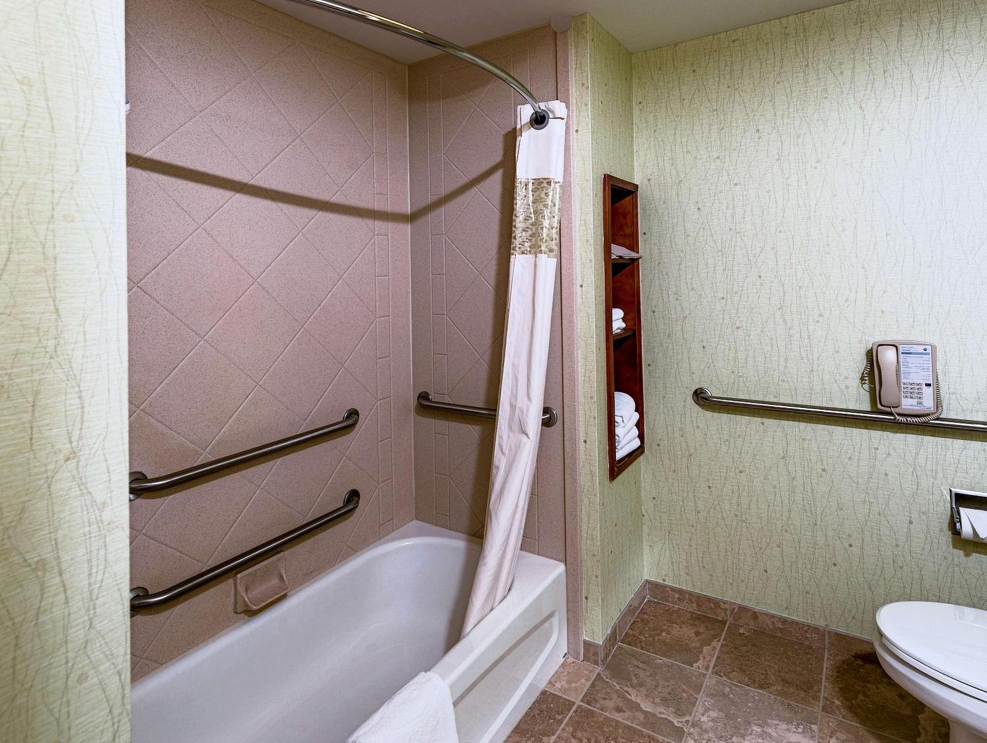 Hampton Inn & Suites Rockland photo 36