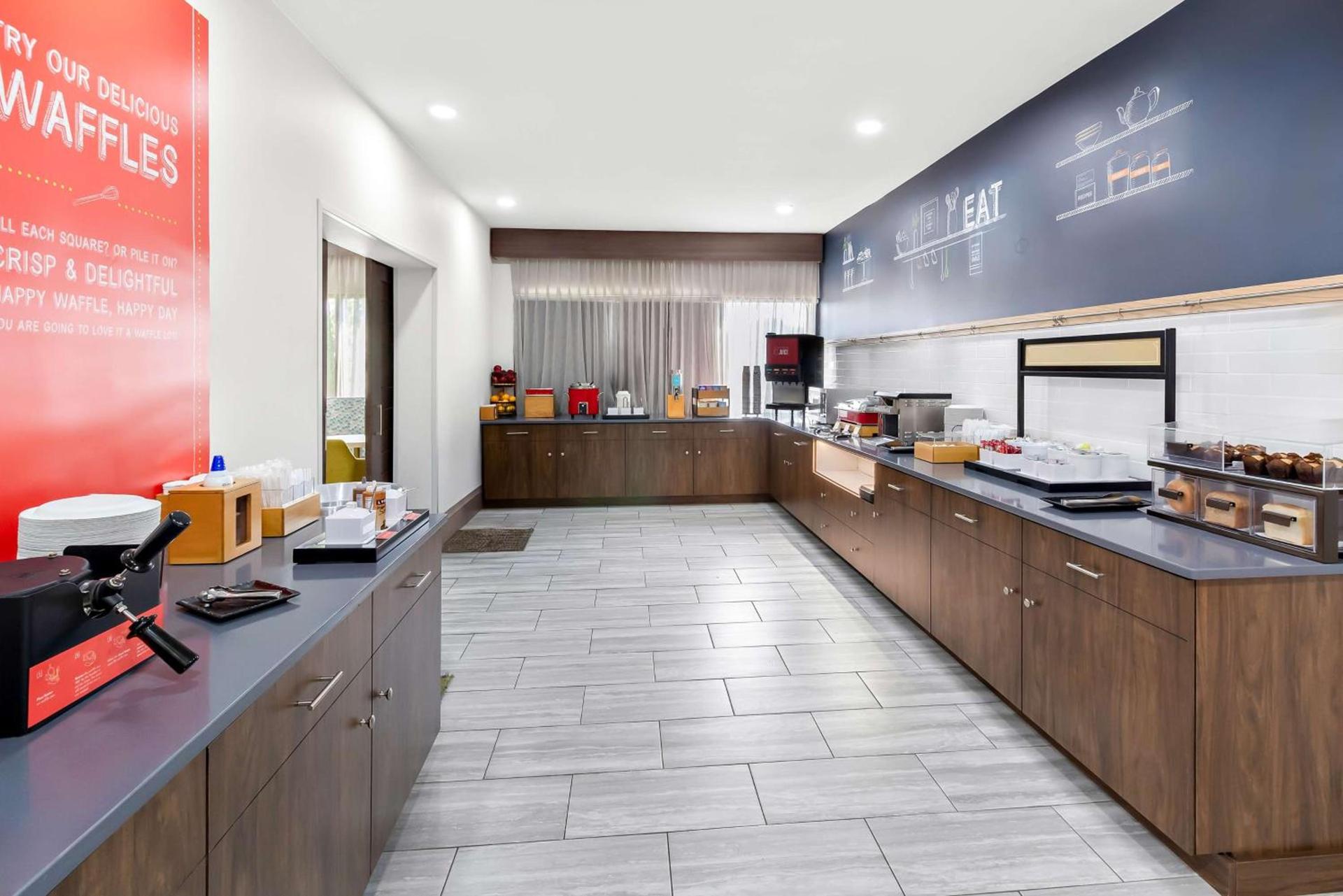 Hampton Inn Washington photo 25