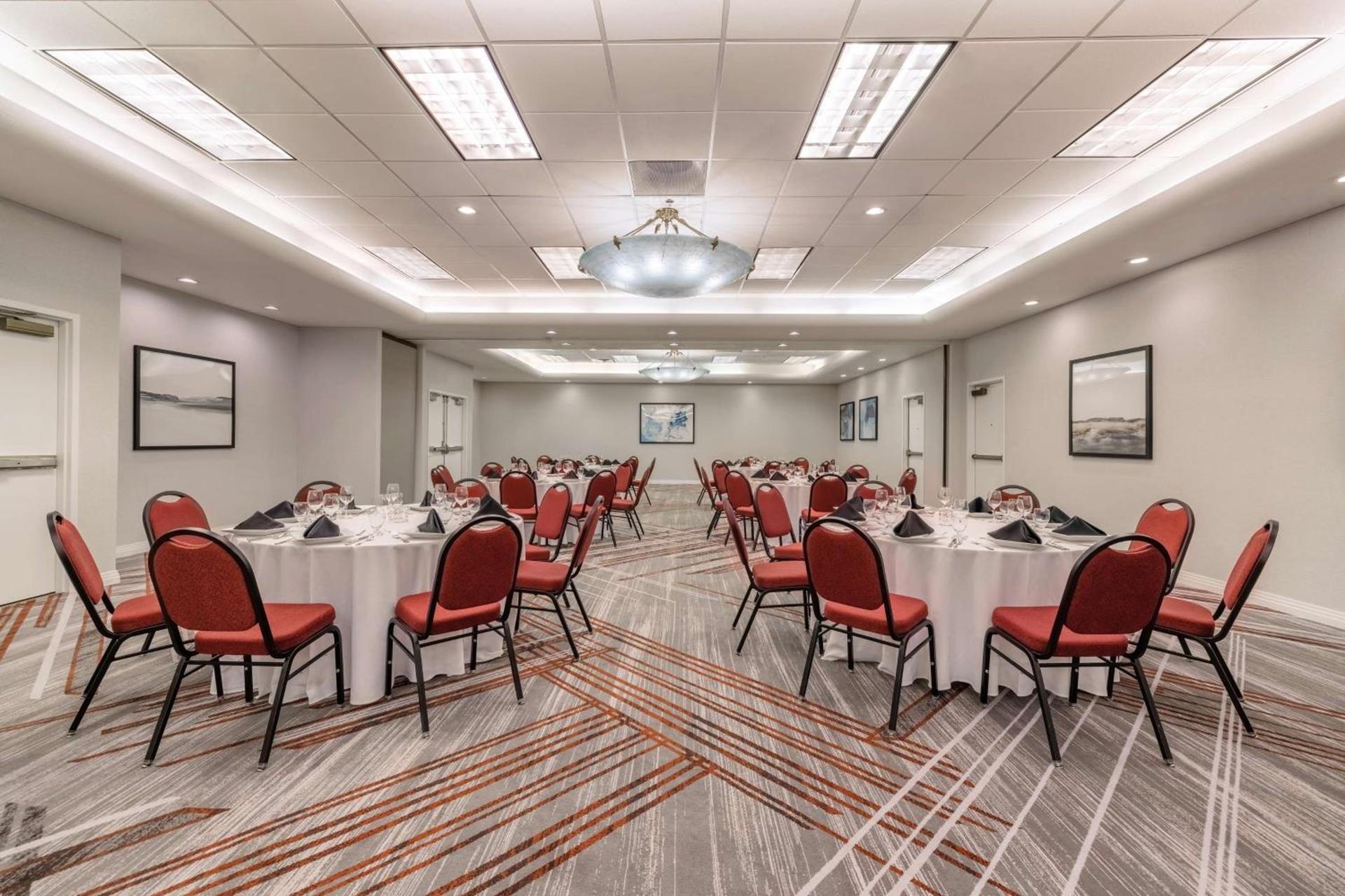 Embassy Suites by Hilton Convention Center Las Vegas photo 54