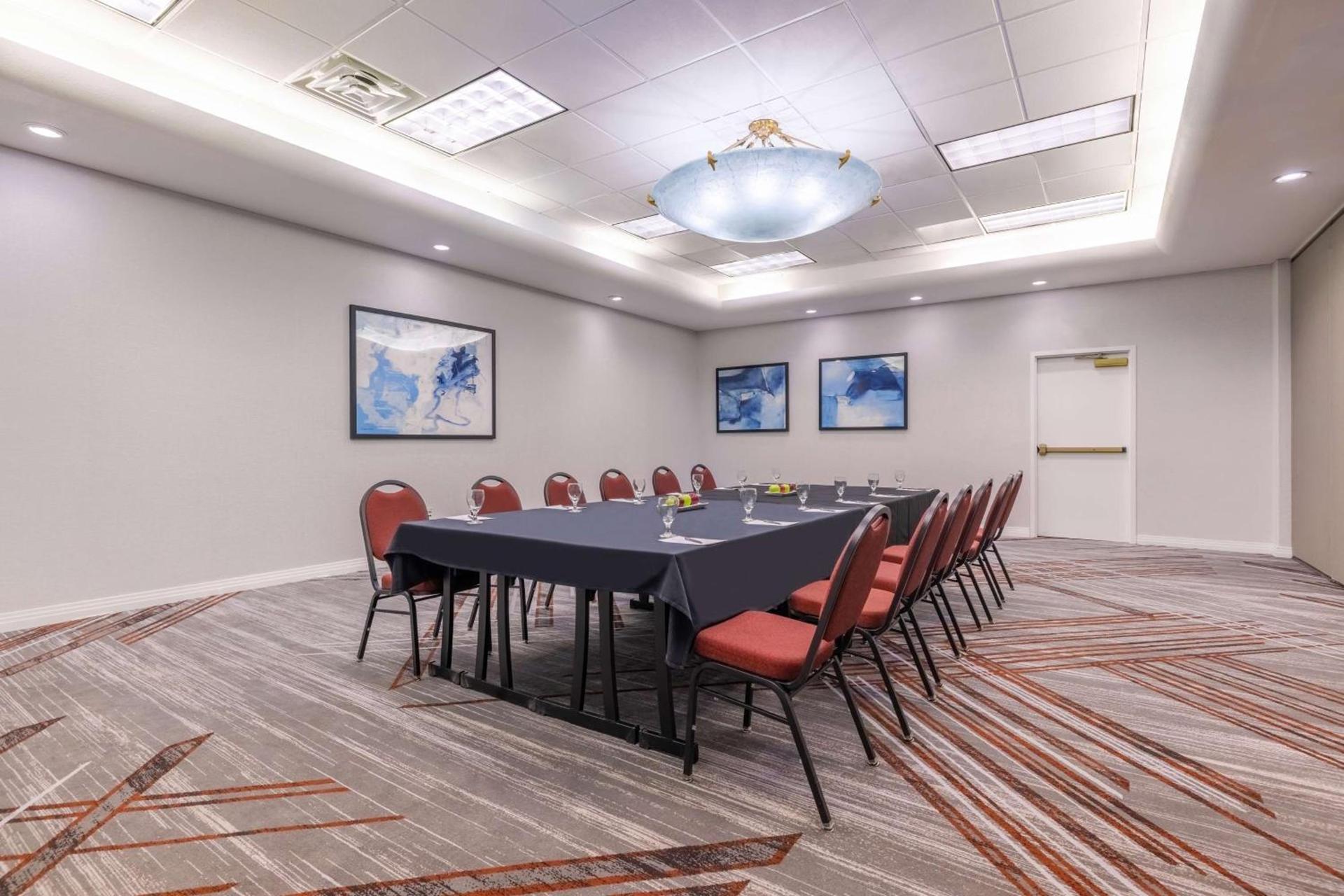 Embassy Suites by Hilton Convention Center Las Vegas photo 62