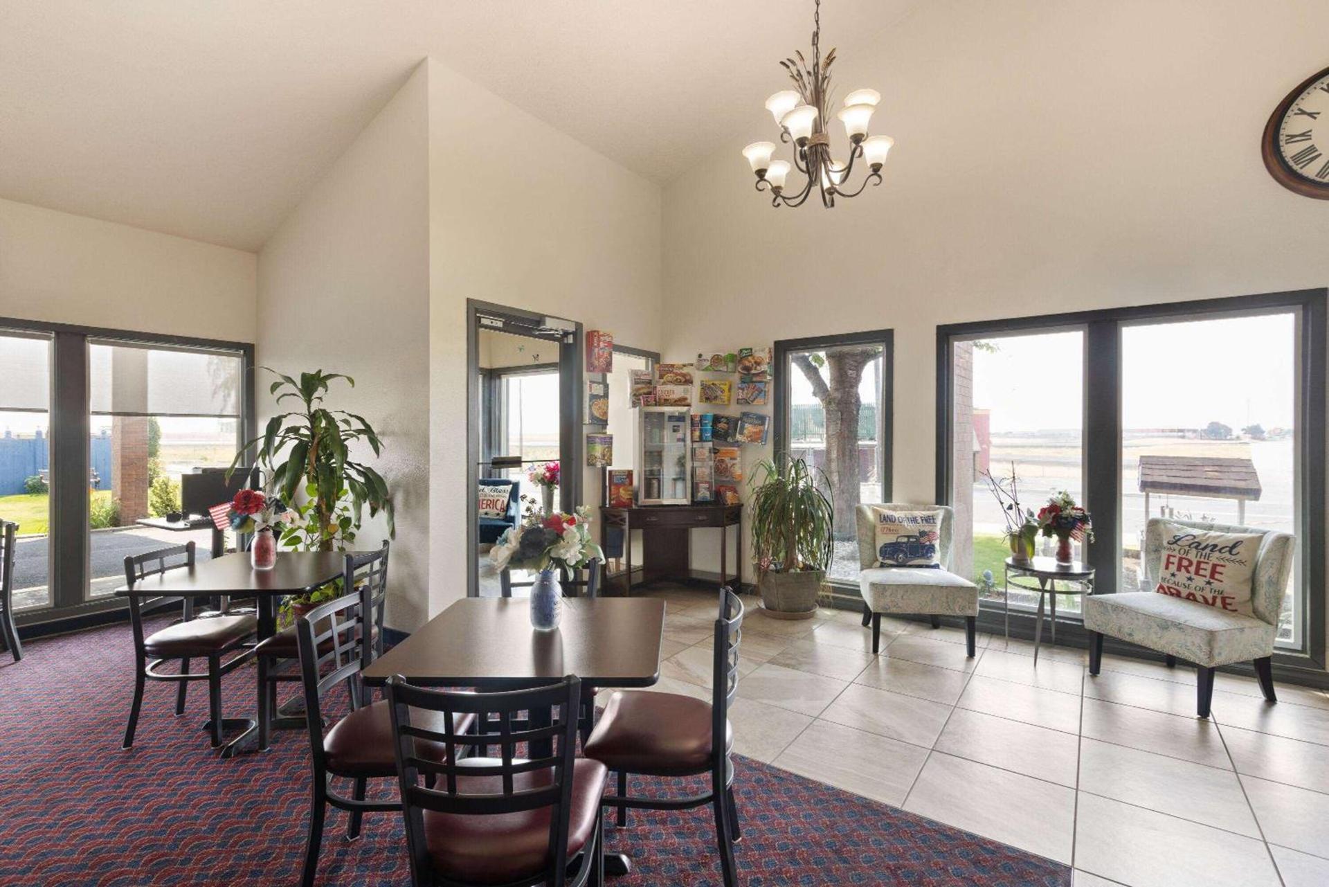 Days Inn by Wyndham Ritzville photo 4