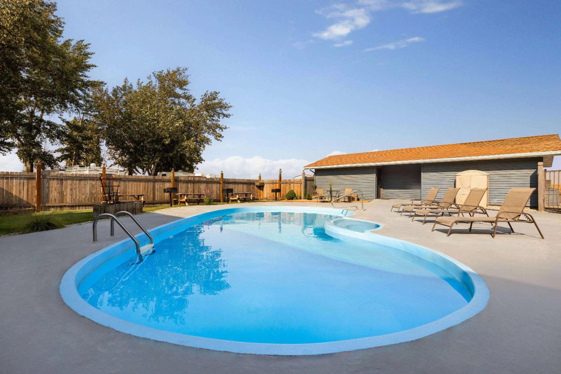 Days Inn by Wyndham Ritzville photo 6