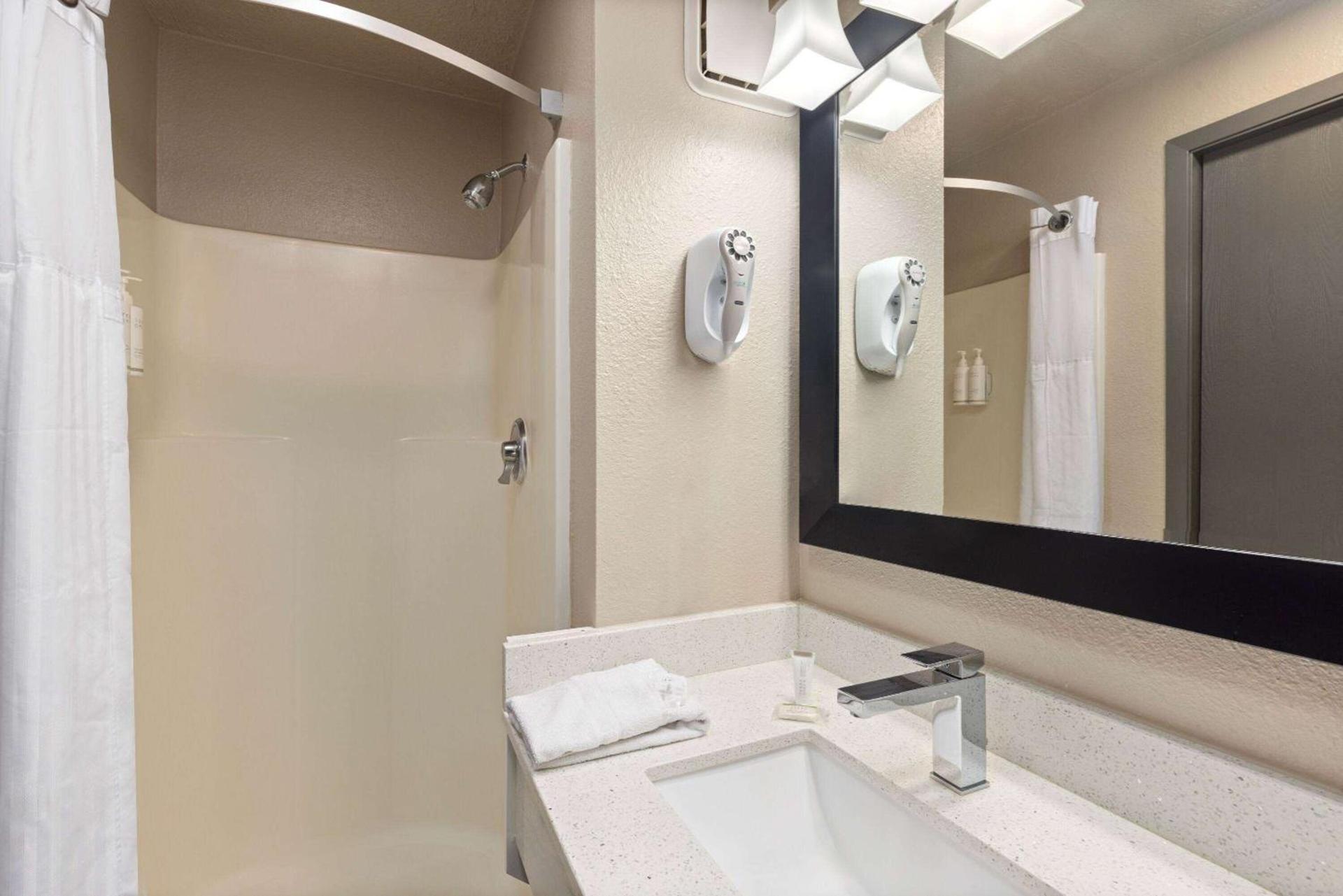 Days Inn by Wyndham Ritzville photo 8
