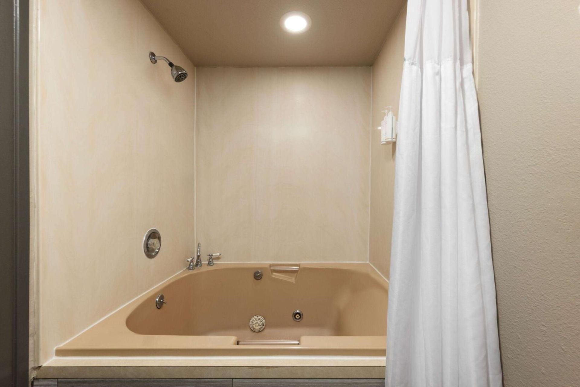 Days Inn by Wyndham Ritzville photo 13