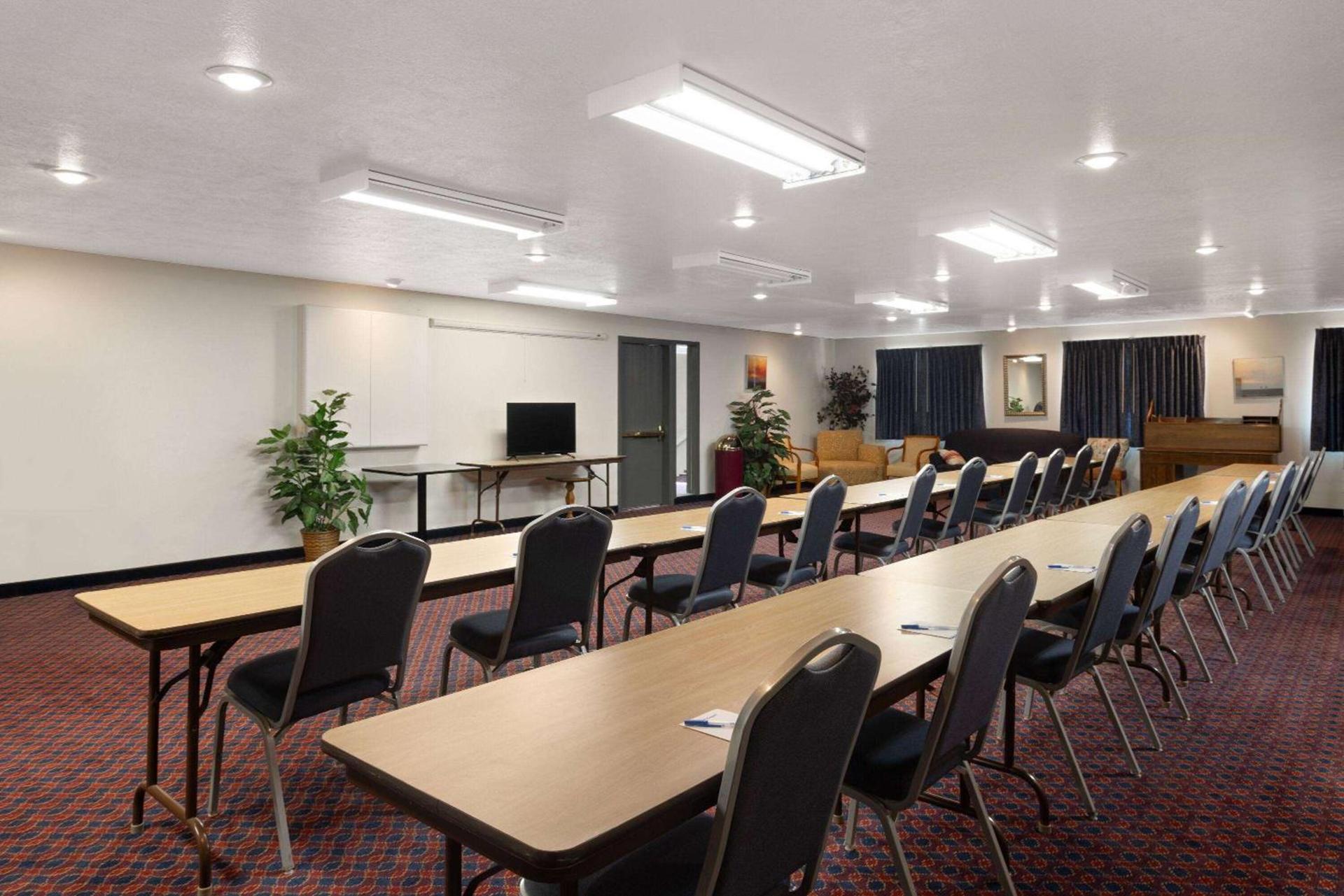 Days Inn by Wyndham Ritzville photo 19