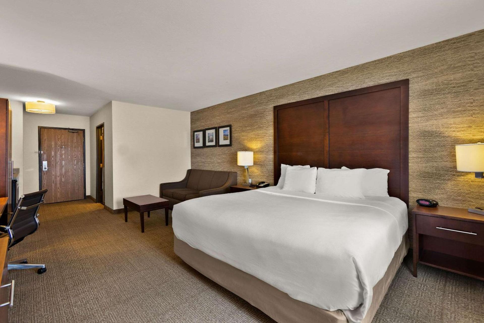 Comfort Inn & Suites Ludington near US-10 photo 17