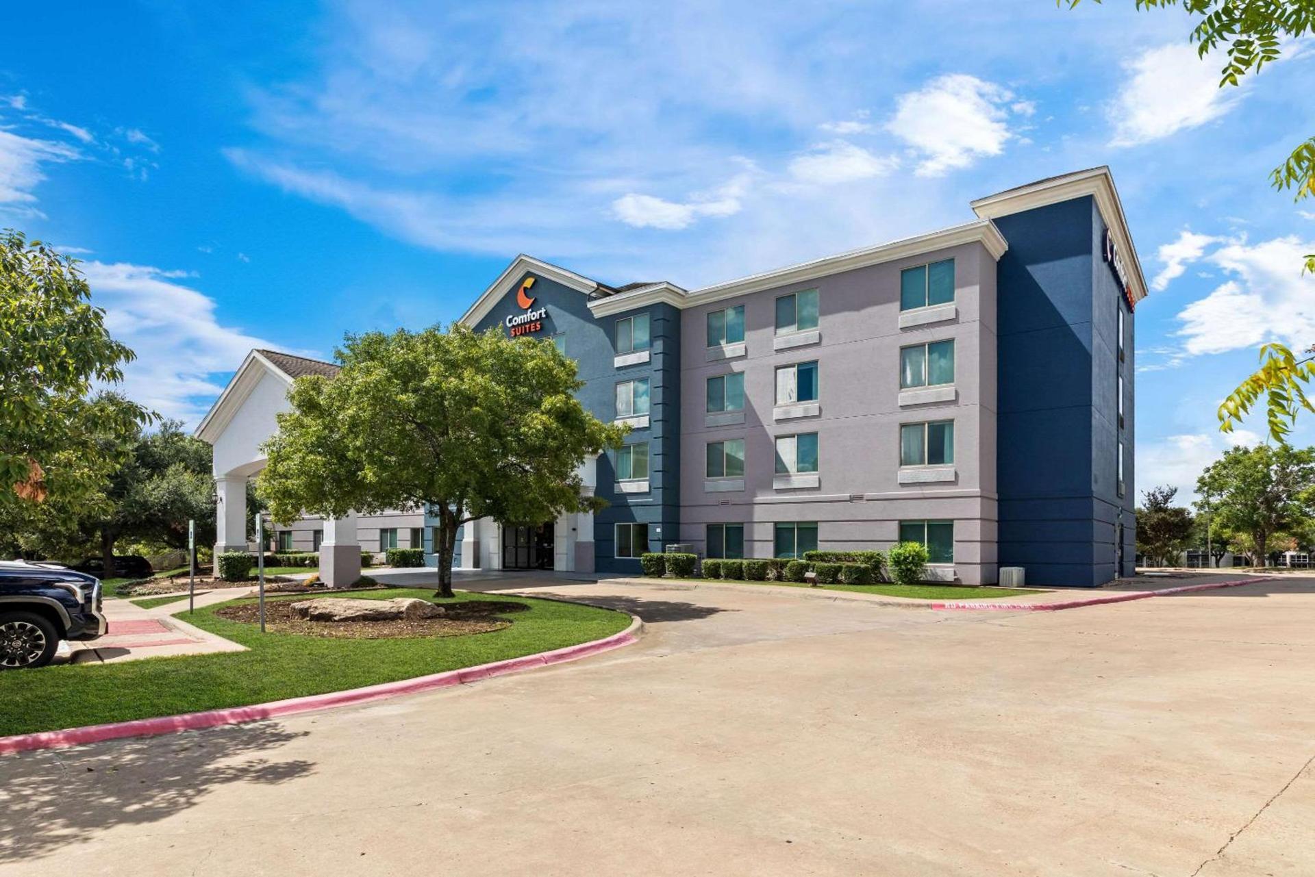 Comfort Suites Austin Airport photo 1