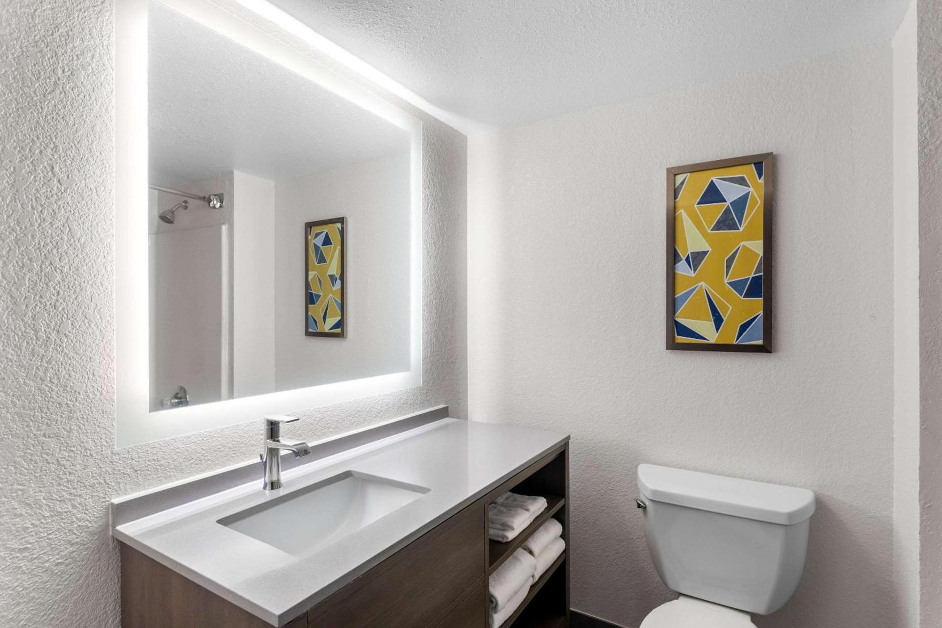 Comfort Suites Austin Airport photo 8
