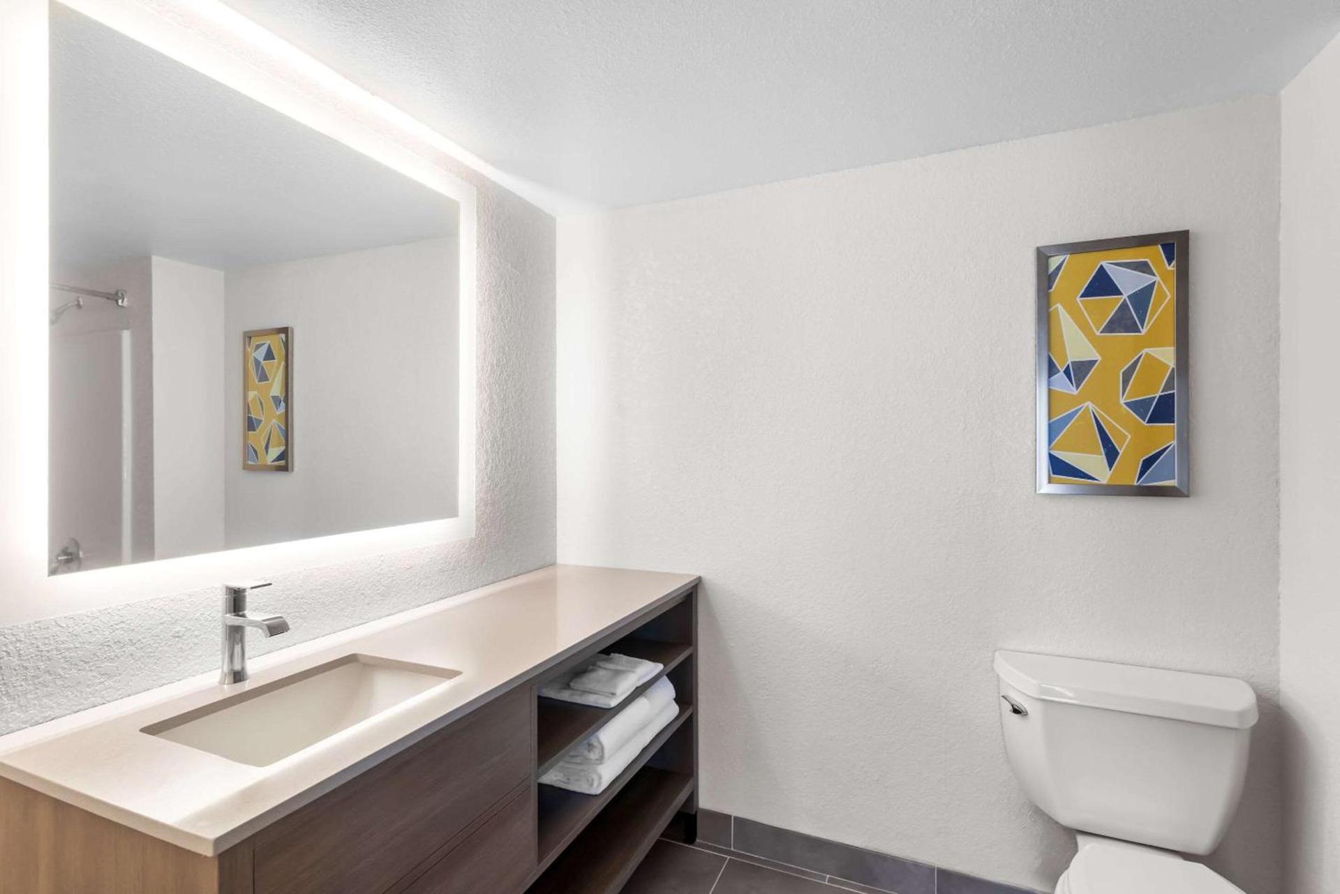 Comfort Suites Austin Airport photo 9