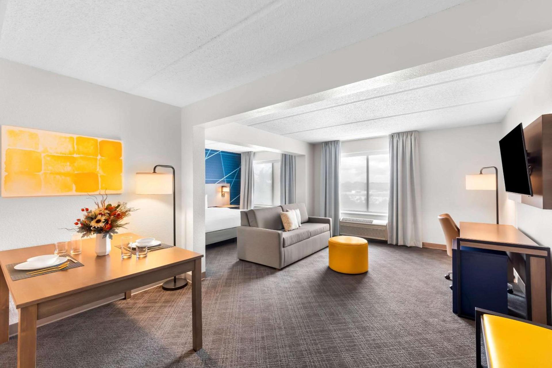 Comfort Suites Austin Airport photo 12