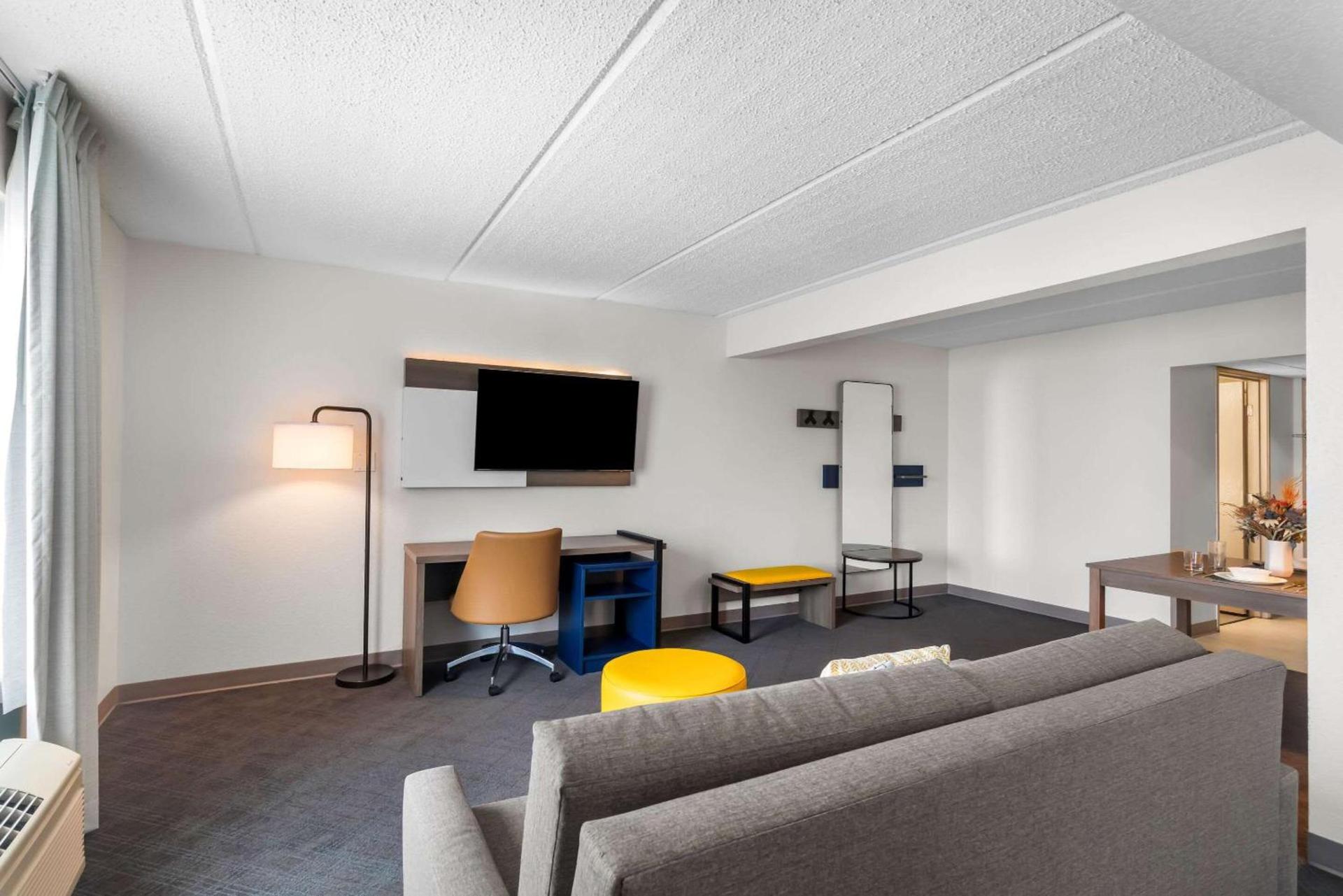 Comfort Suites Austin Airport photo 14