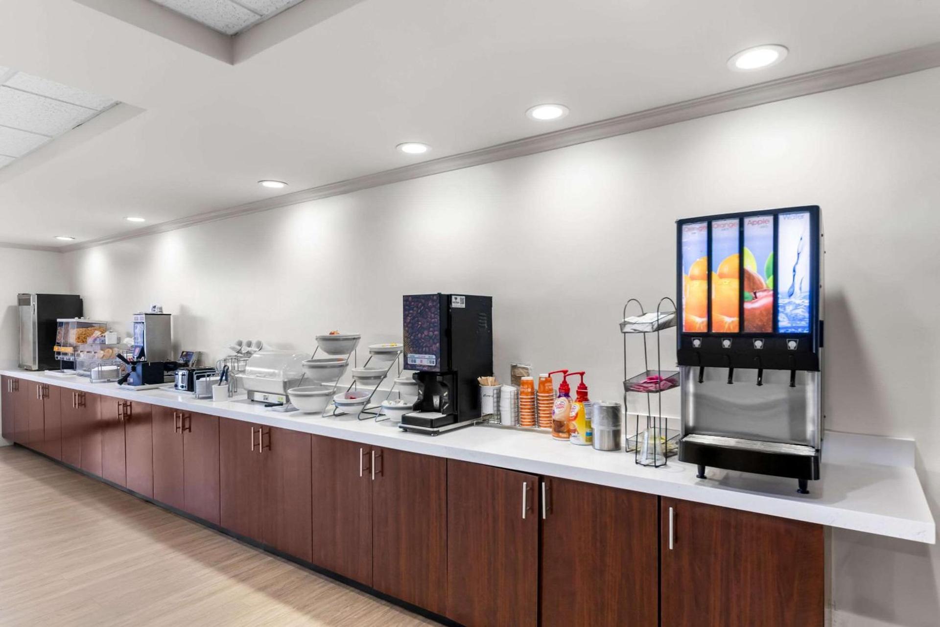 Comfort Suites Austin Airport photo 37