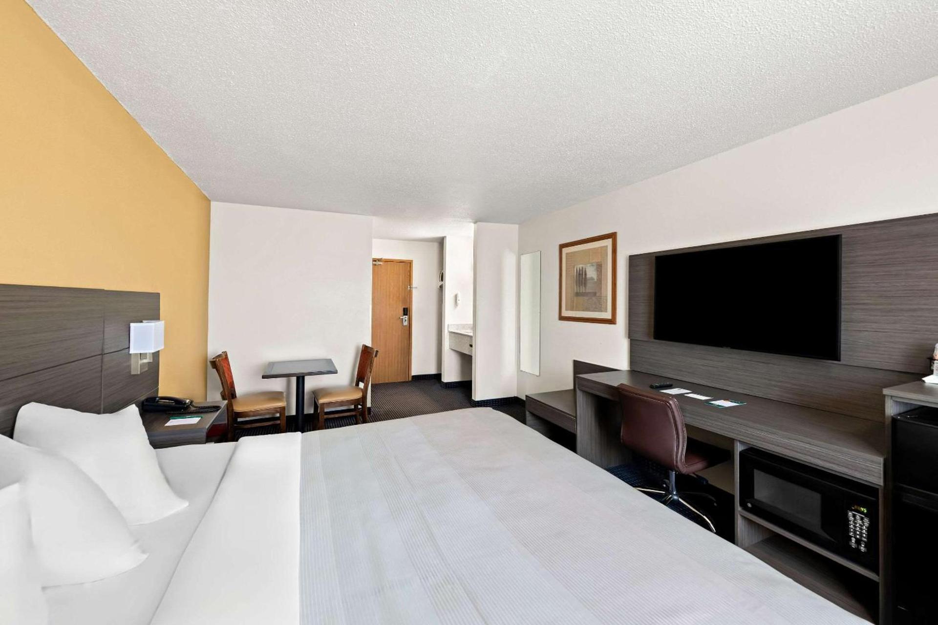 Quality Inn North Platte photo 32
