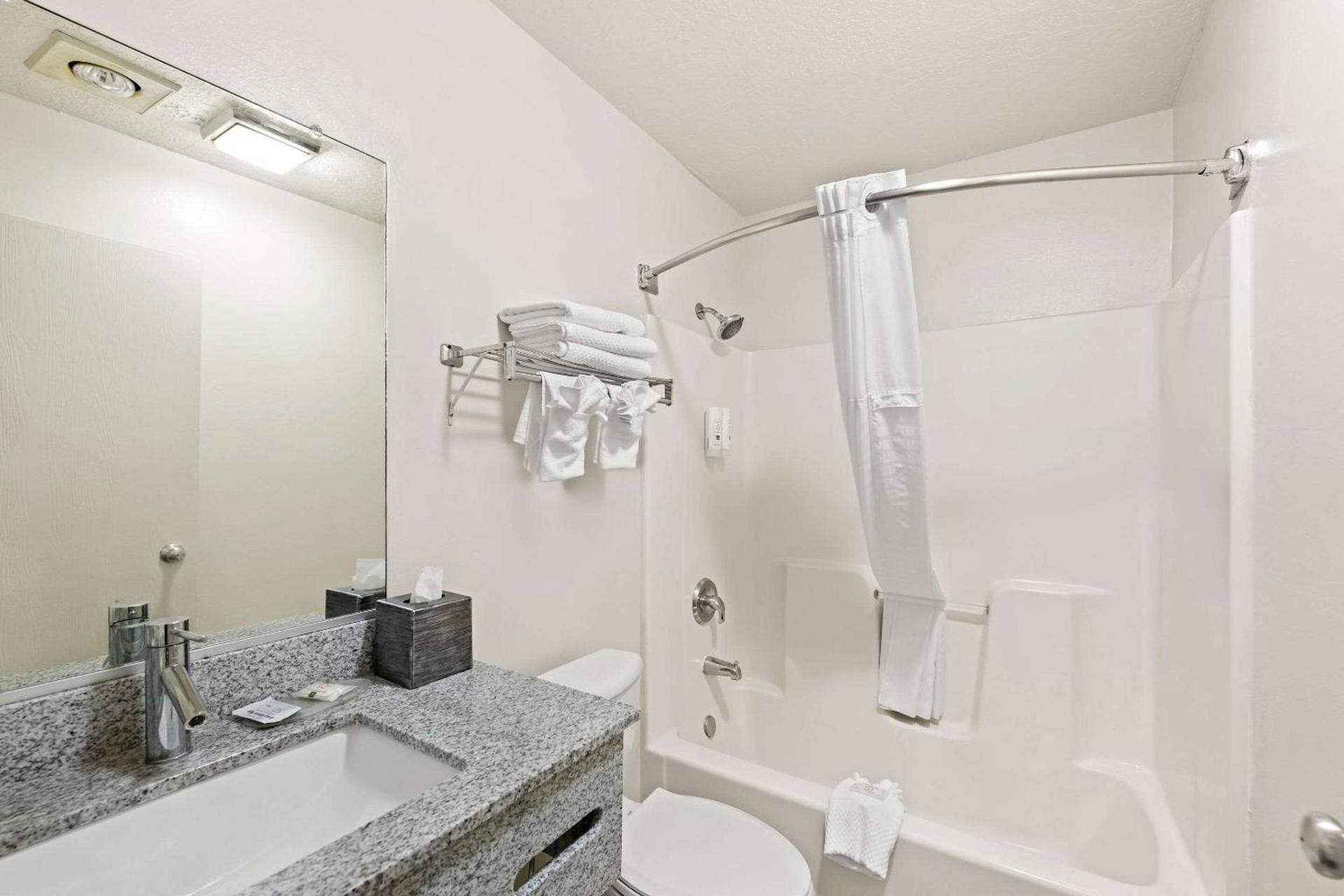 Quality Inn North Platte photo 33