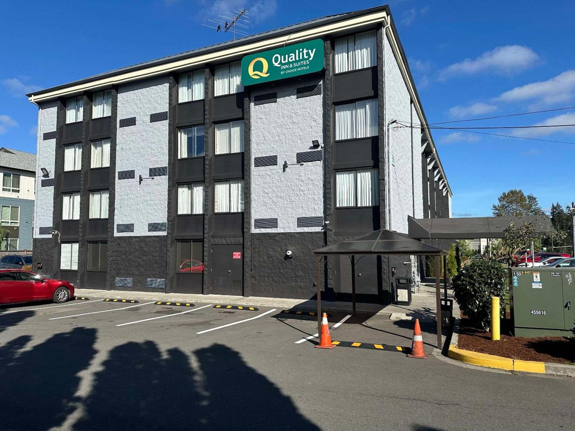 Quality Inn & Suites Everett photo 2